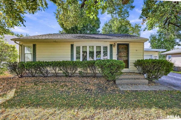 1308 LAWNDALE AVE, PEKIN, IL 61554 - Image e86b5729fd8aaa126fc6546eee9cfba4/1185748191