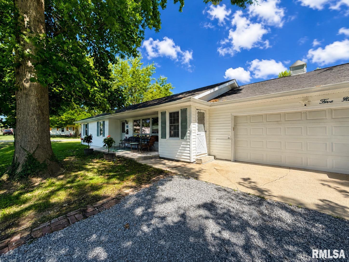 Photo 1 of 29 — 500 N 8TH Street, Herrin, IL 62948
