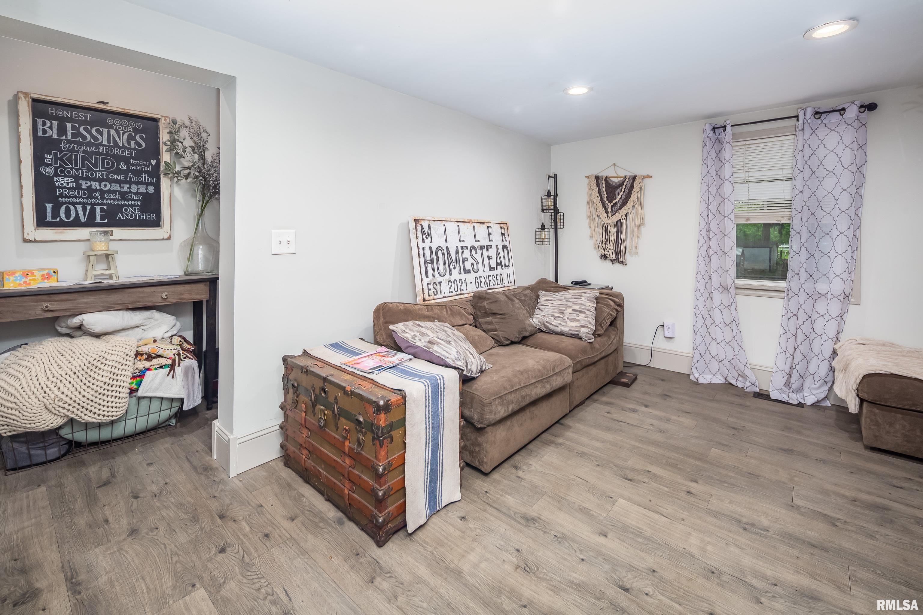 521 E Park Street, Geneseo, Illinois image 12