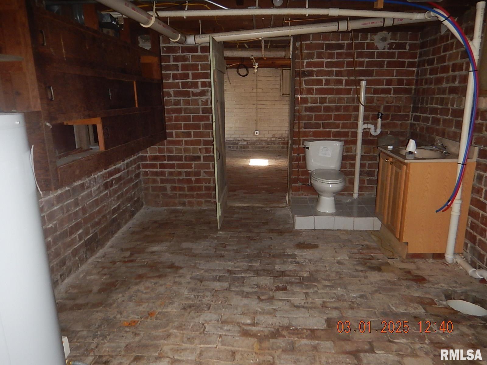 704 Fulton Street, Delong, Illinois image 32