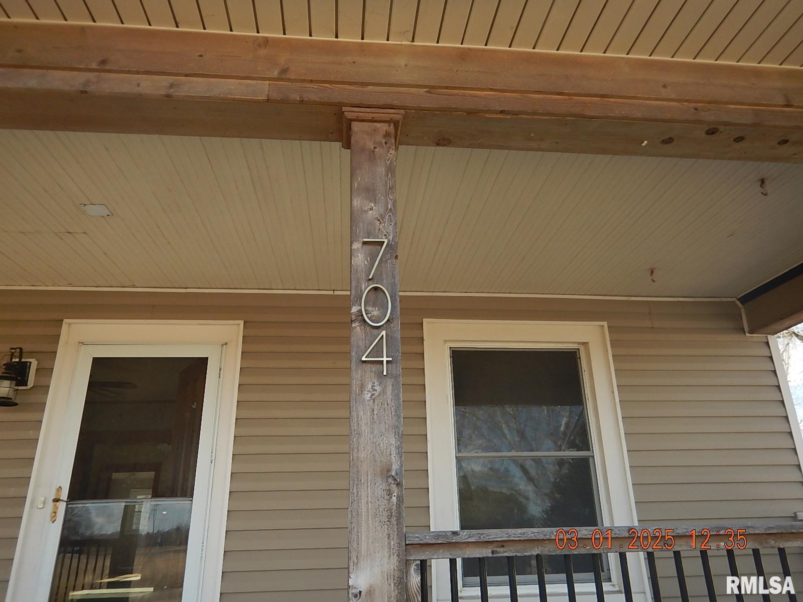 704 Fulton Street, Delong, Illinois image 10