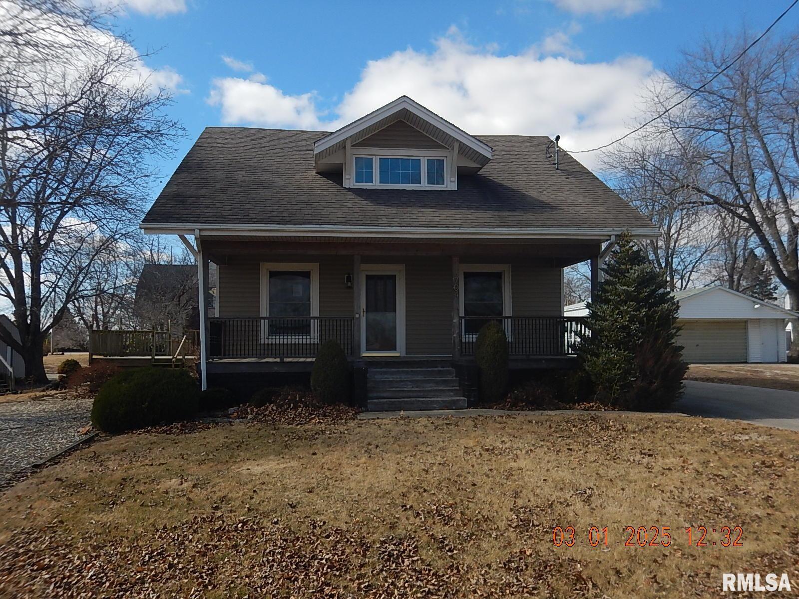 704 Fulton Street, Delong, Illinois image 1