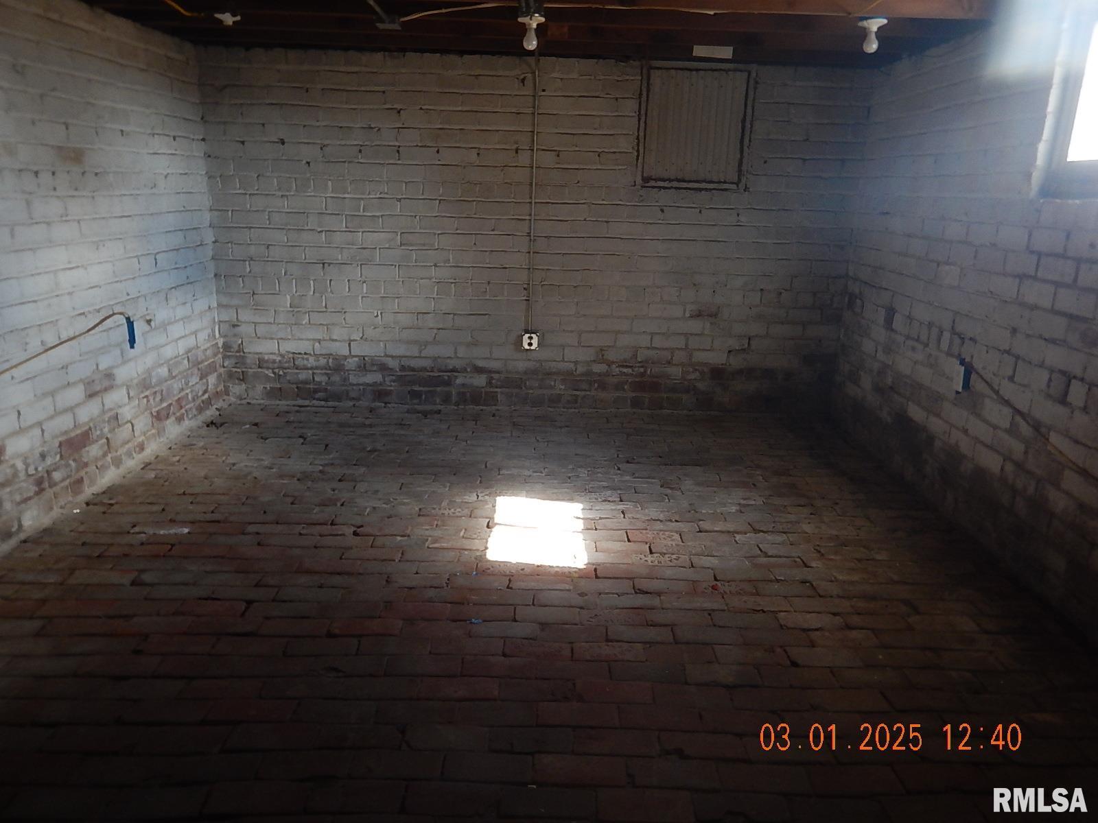704 Fulton Street, Delong, Illinois image 33