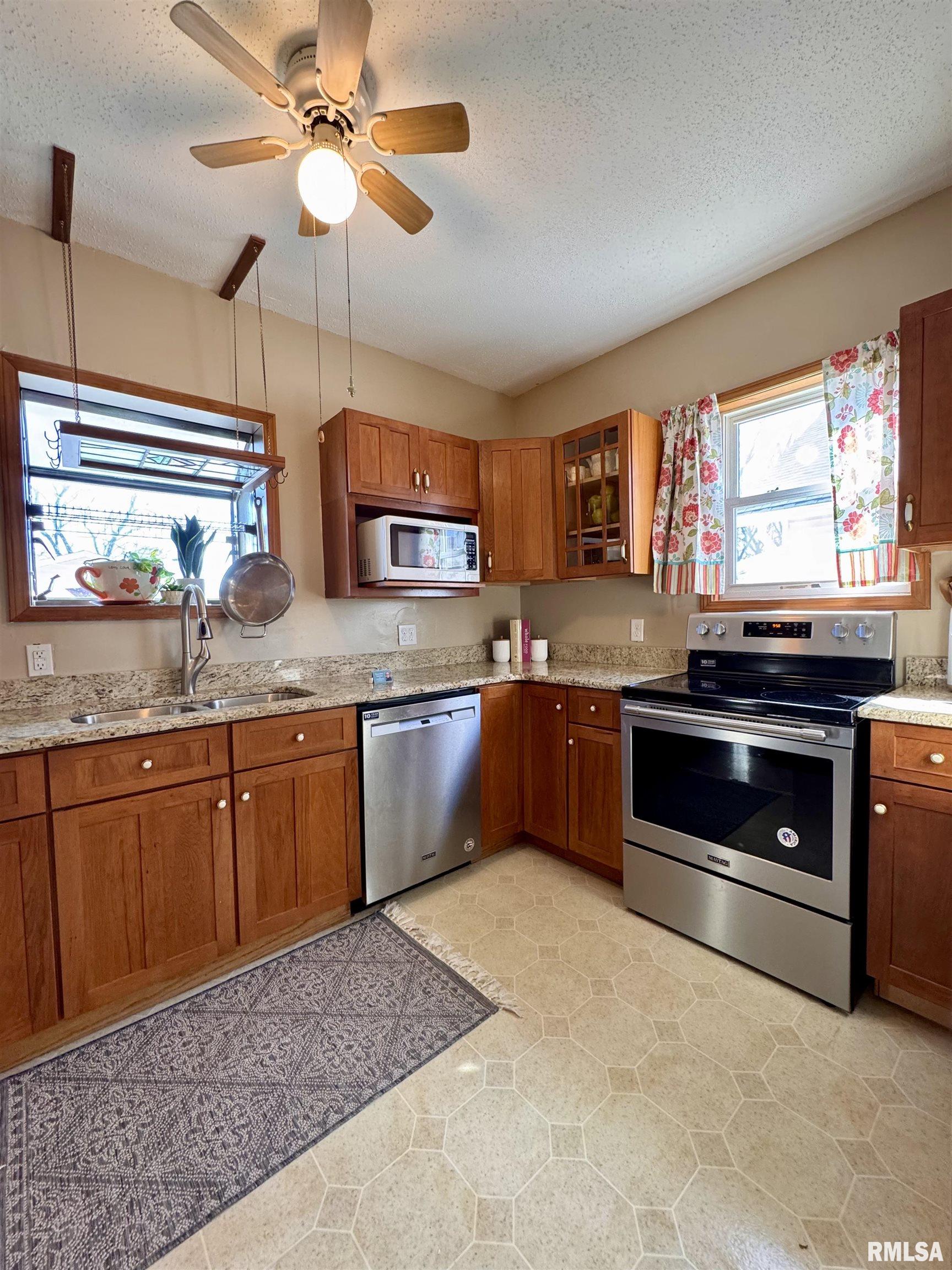 329 N Pearl Street, Macomb, Illinois image 9
