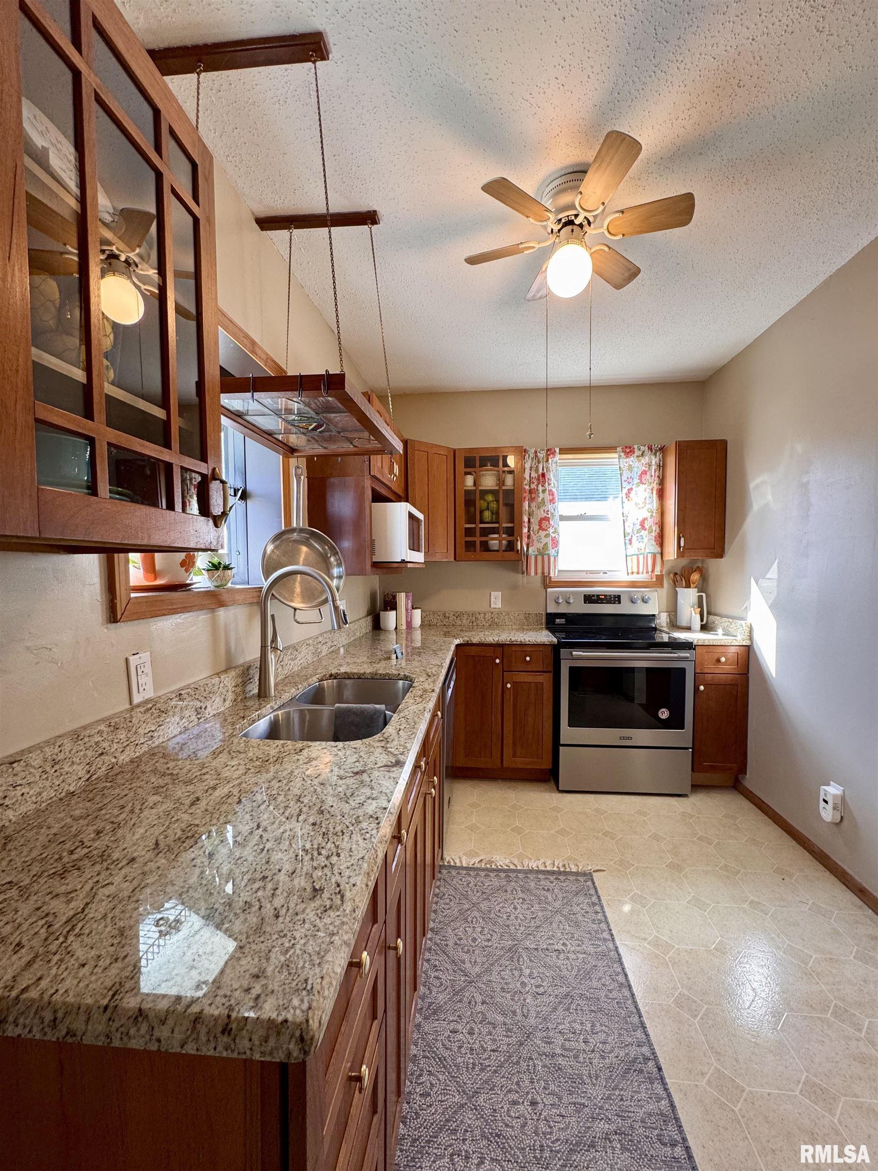 329 N Pearl Street, Macomb, Illinois image 13
