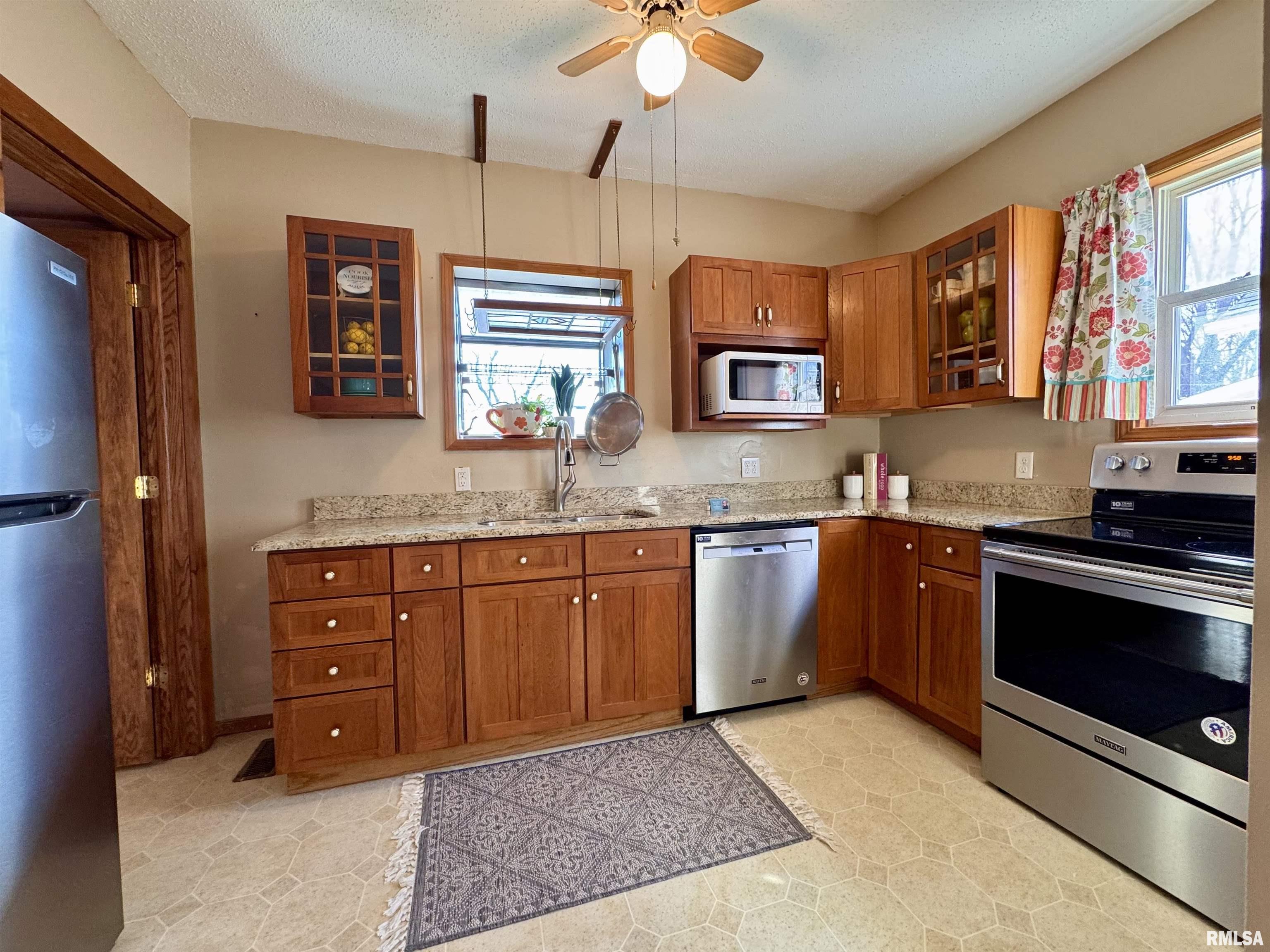 329 N Pearl Street, Macomb, Illinois image 12