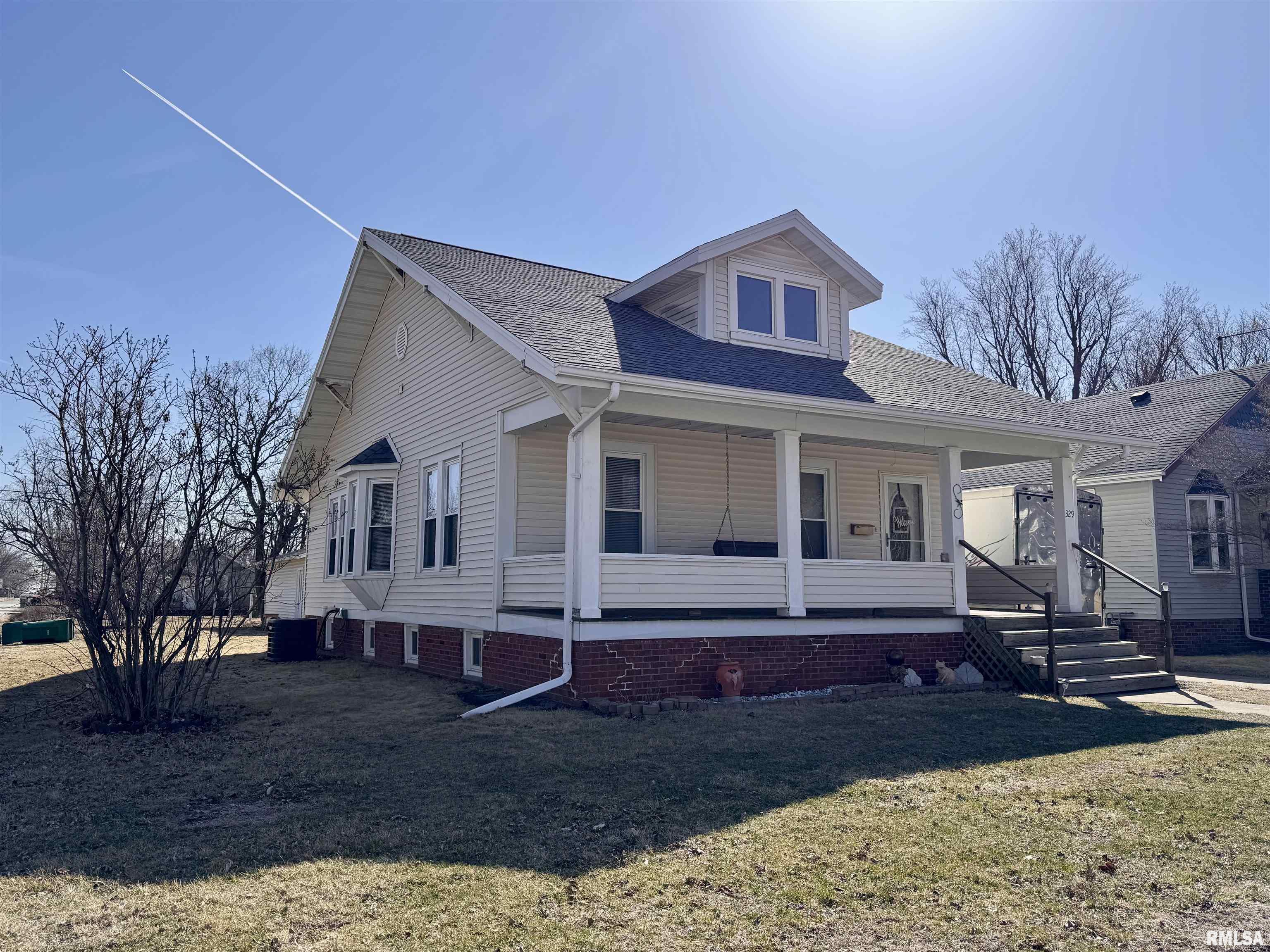 329 N Pearl Street, Macomb, Illinois image 2
