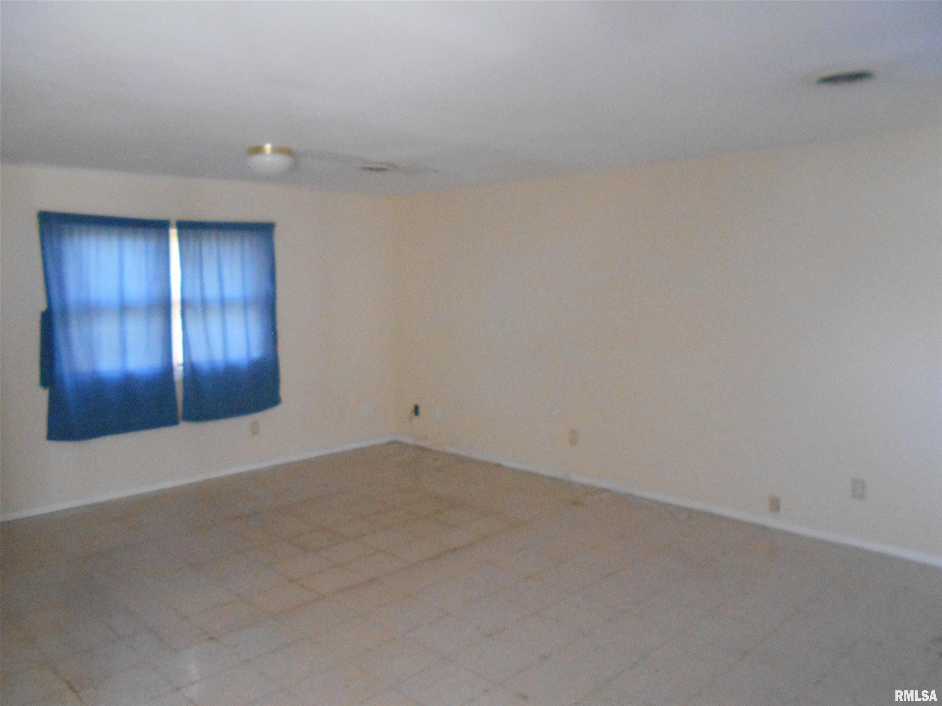 257 Jana Road, Macomb, Illinois image 3
