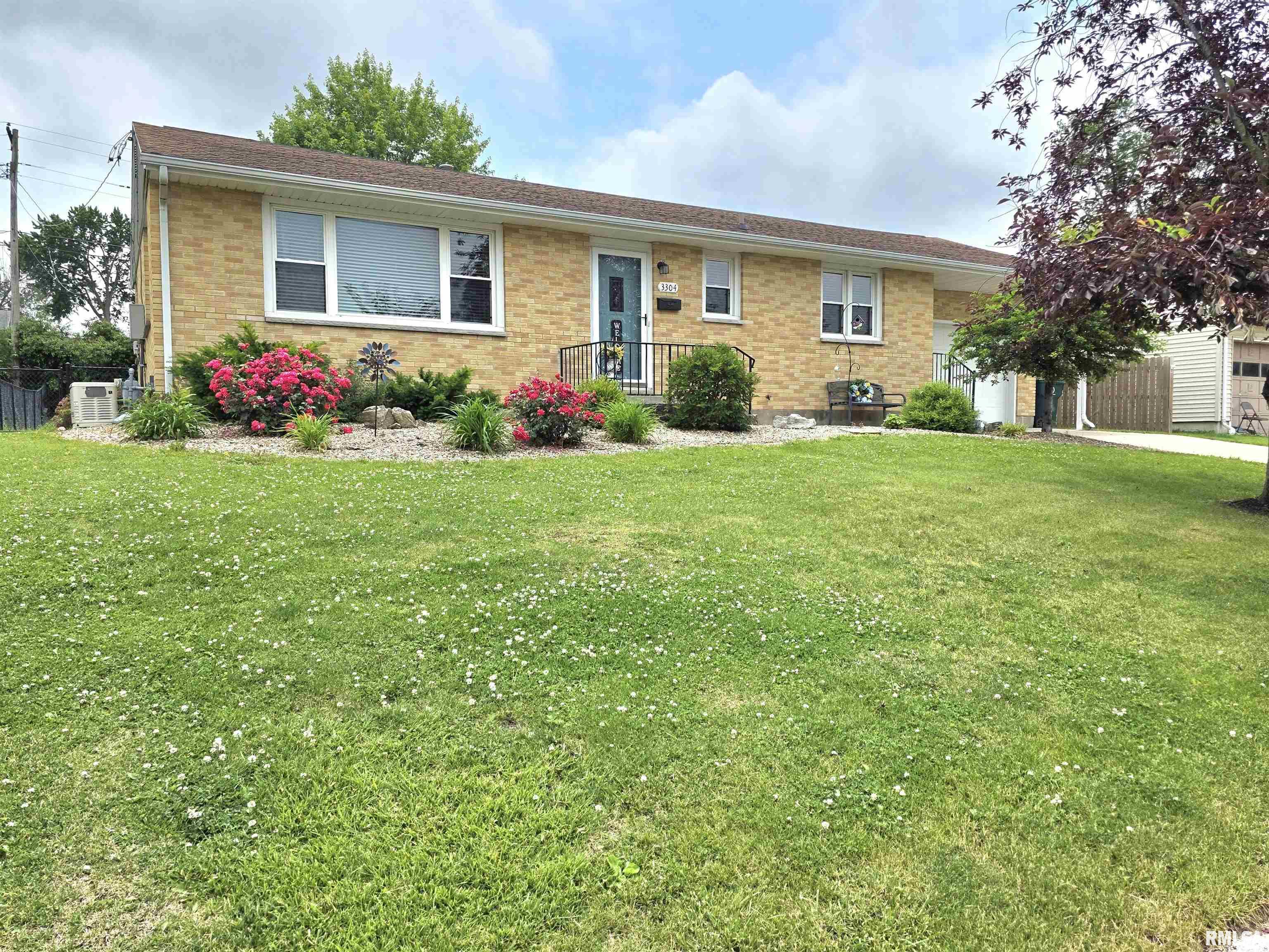 3304 Crestview Drive, Quincy, Illinois image 1