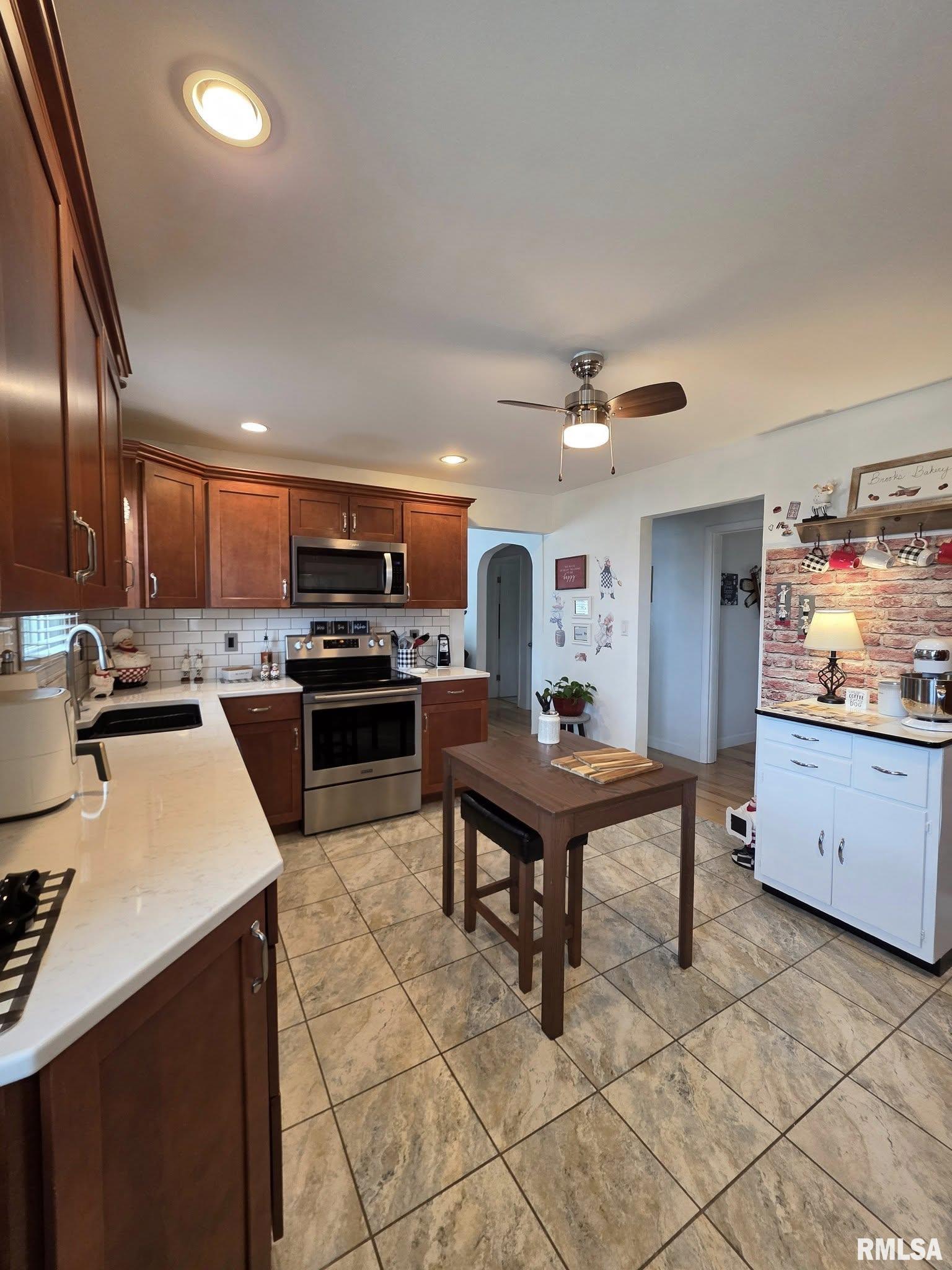3304 Crestview Drive, Quincy, Illinois image 11