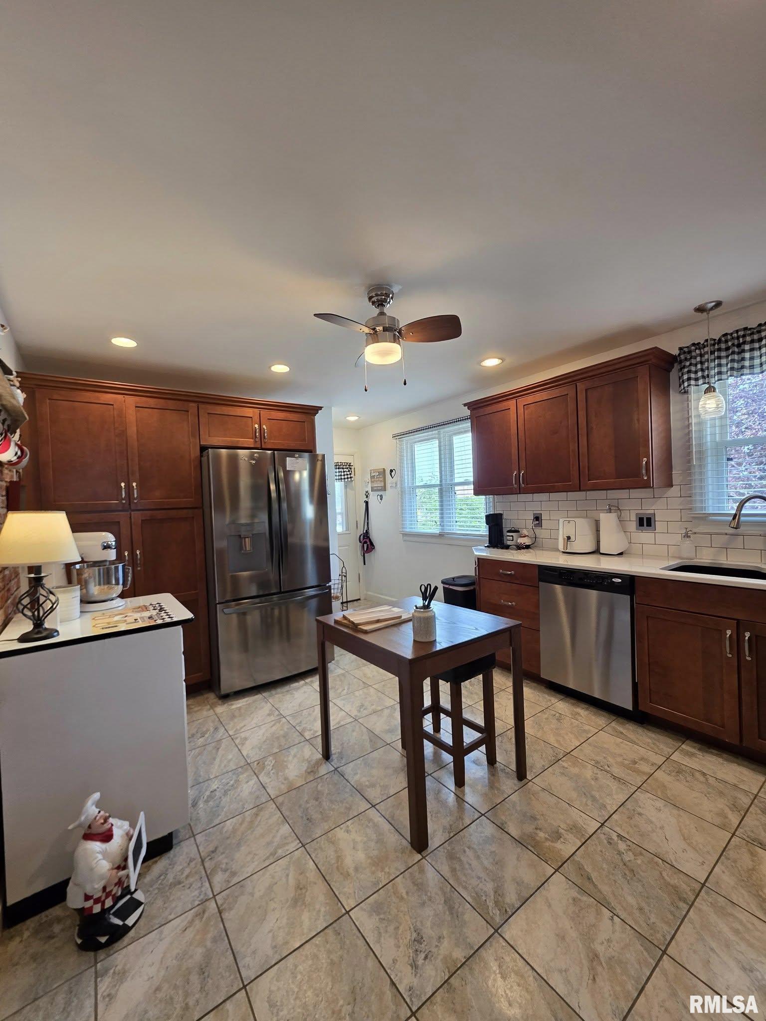 3304 Crestview Drive, Quincy, Illinois image 9
