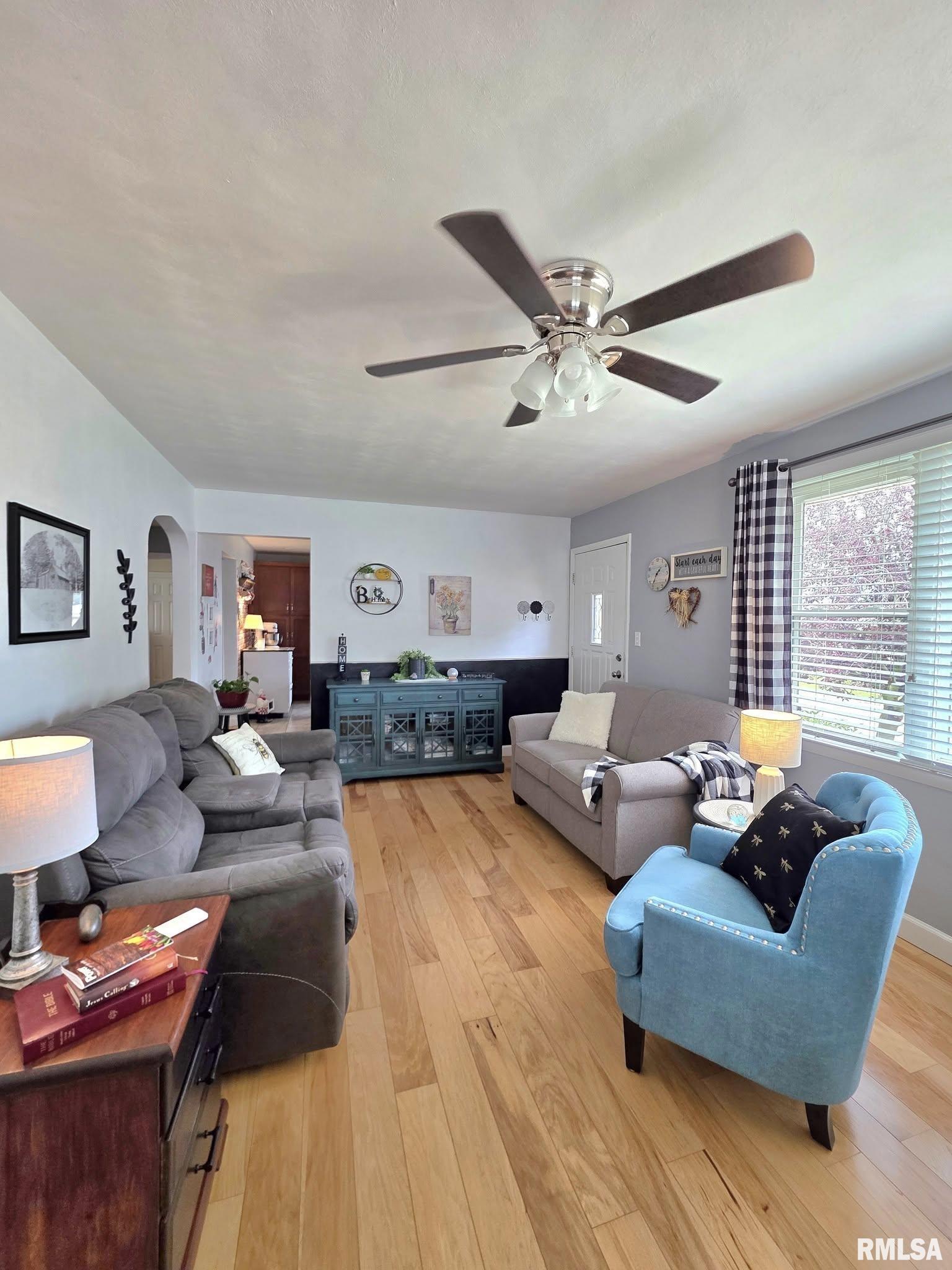 3304 Crestview Drive, Quincy, Illinois image 3