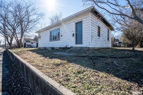 Homes For Sale - 1500 W Adams Street<br/> Williamson County, Herrin, IL 62948