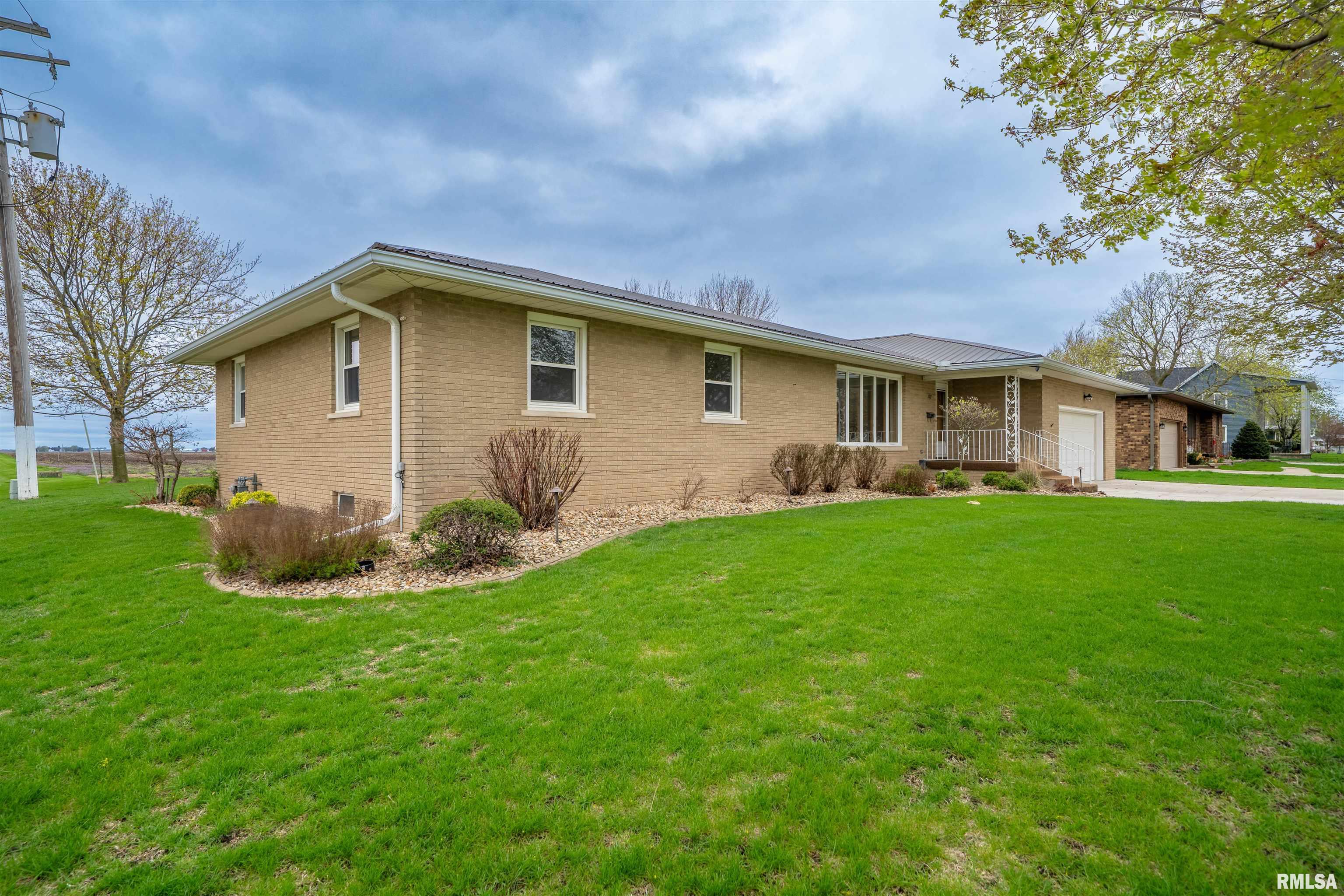 127 S Reiter Street, Benson, Illinois image 2