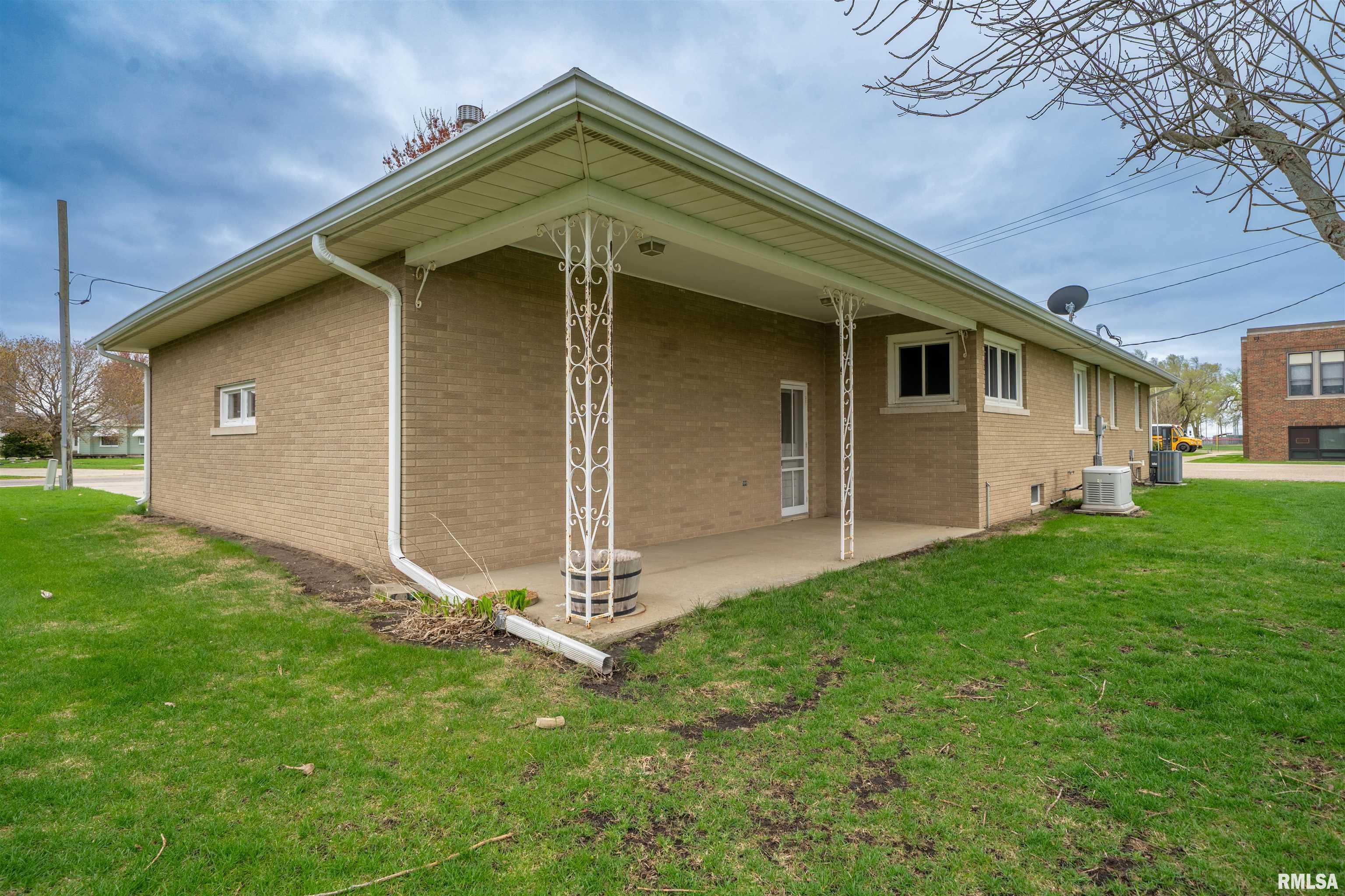 127 S Reiter Street, Benson, Illinois image 32