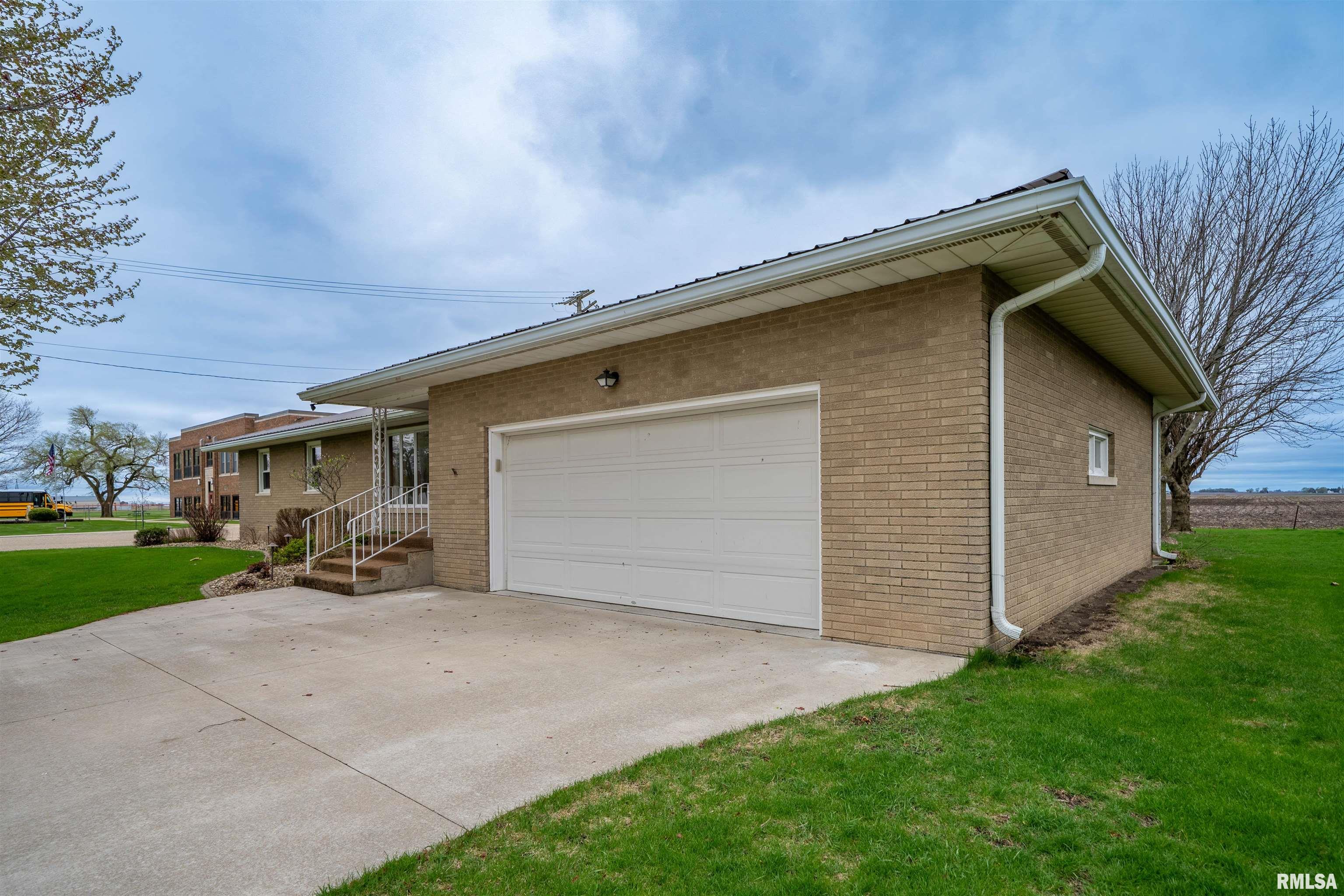127 S Reiter Street, Benson, Illinois image 3