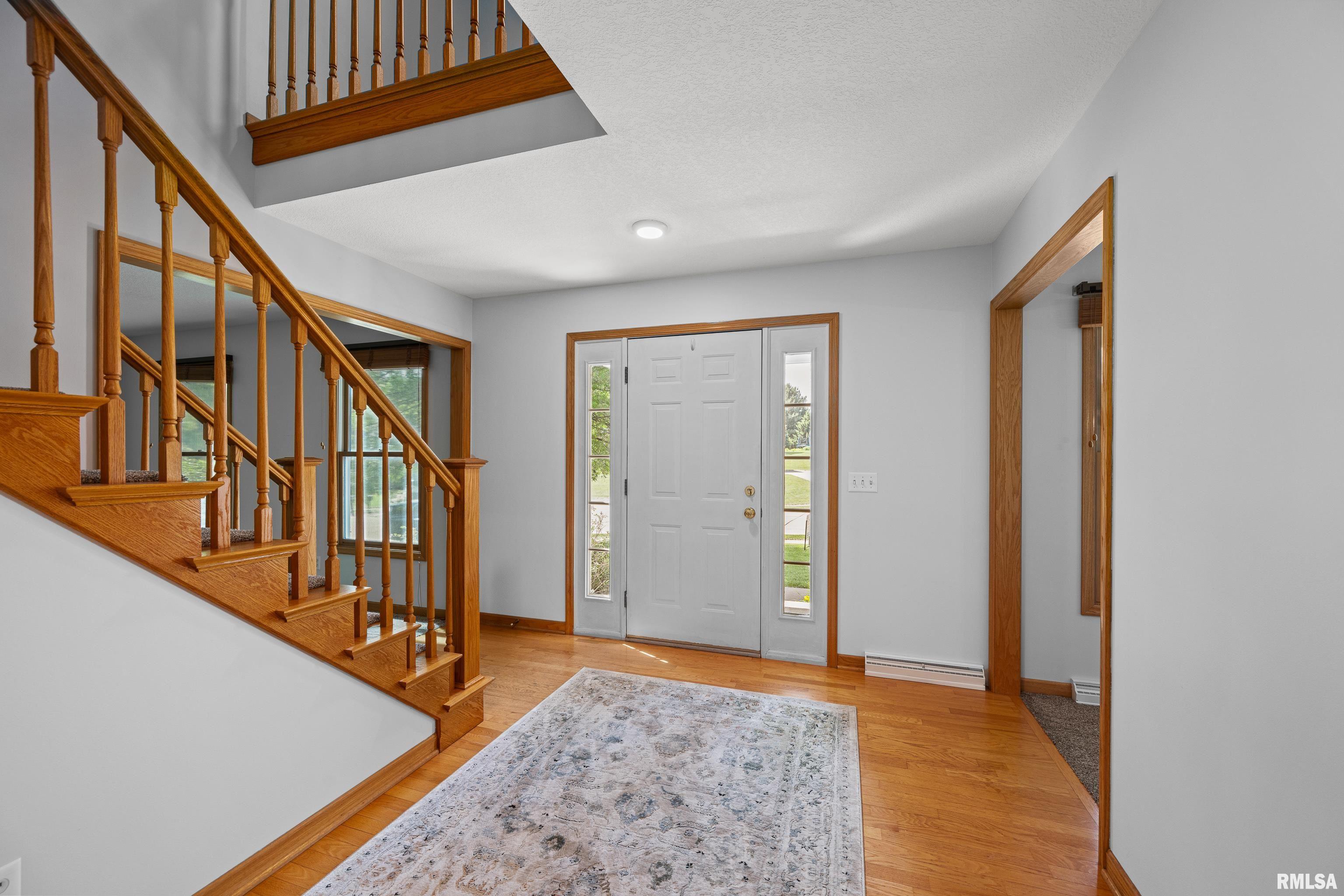 1201 Scenic Place, Le Claire, Iowa image 12