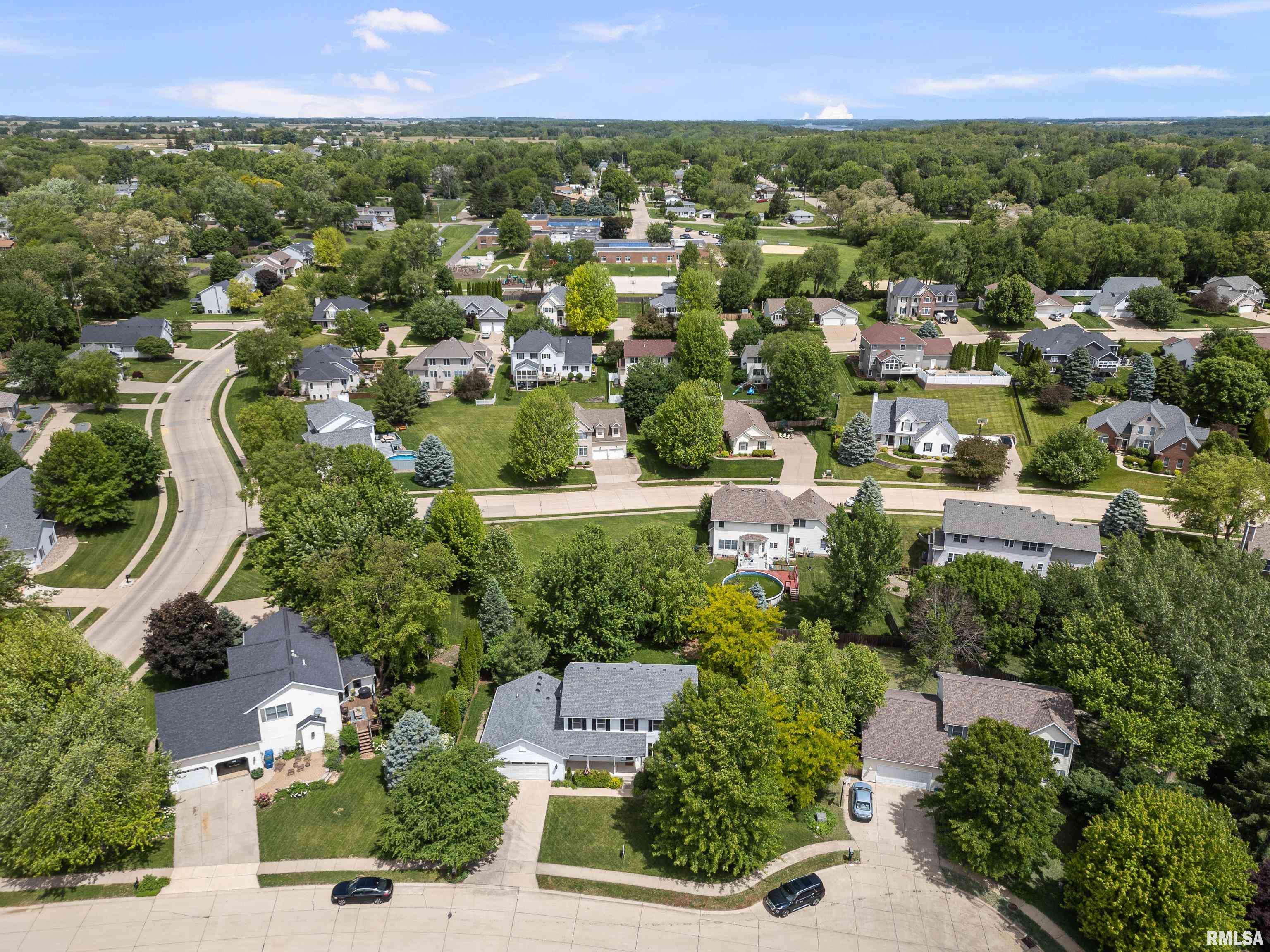 1201 Scenic Place, Le Claire, Iowa image 10