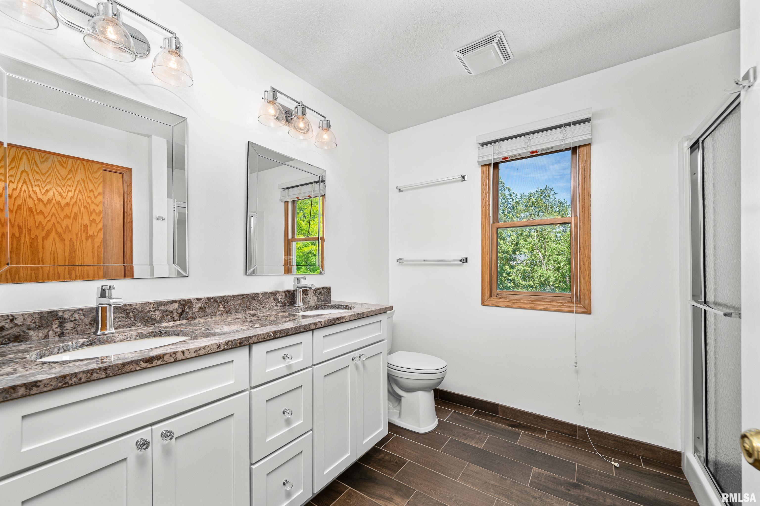 1201 Scenic Place, Le Claire, Iowa image 44
