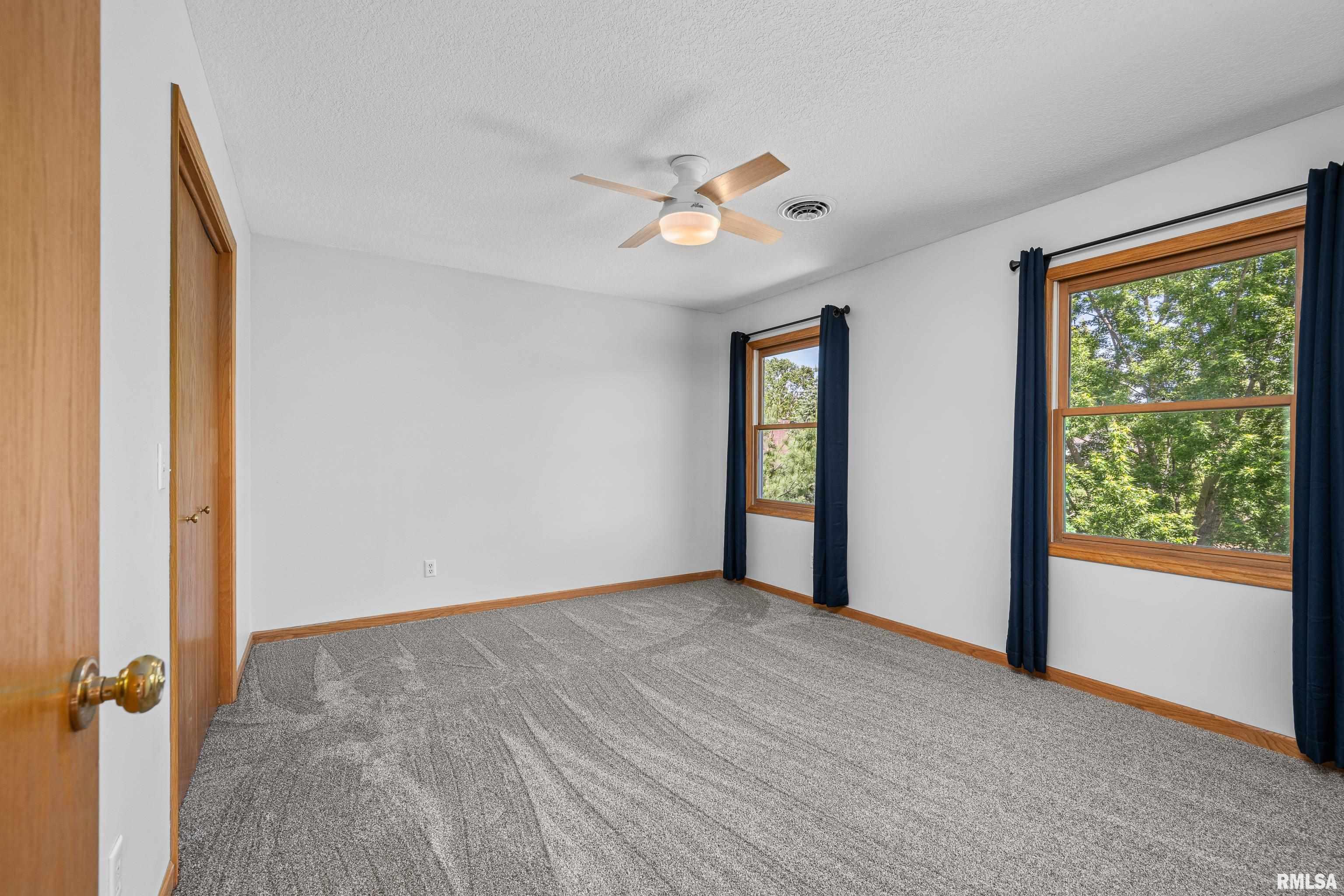 1201 Scenic Place, Le Claire, Iowa image 39