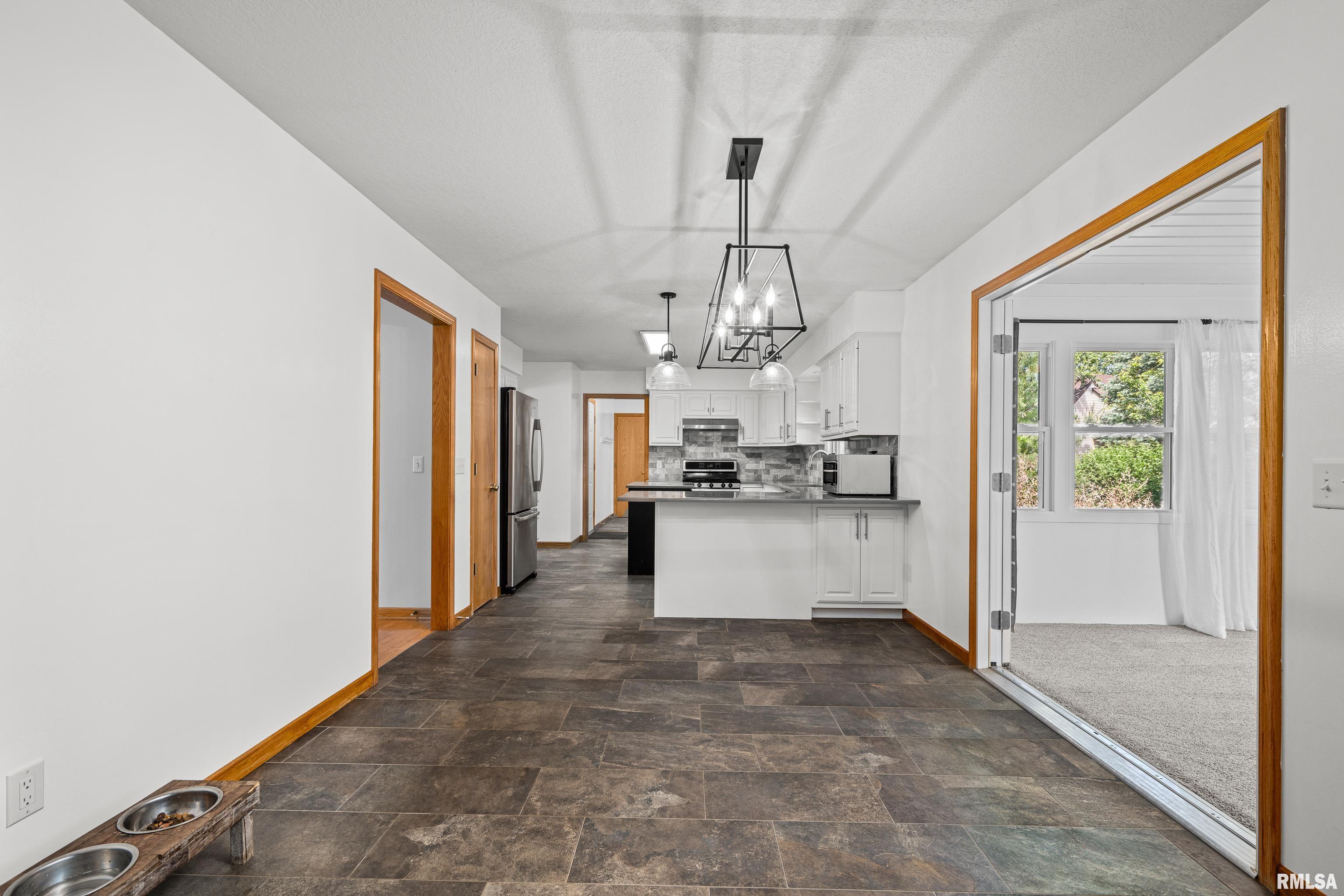 1201 Scenic Place, Le Claire, Iowa image 24