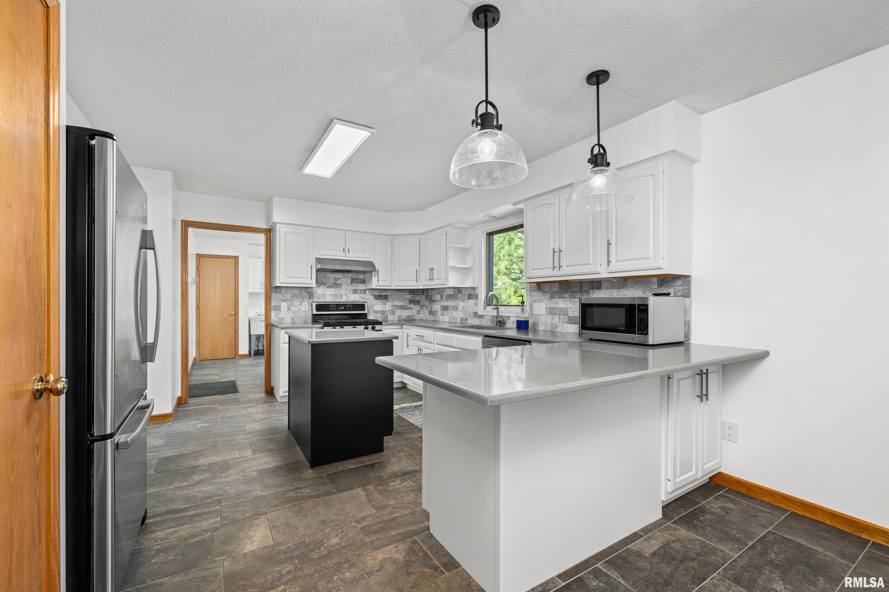 1201 Scenic Place, Le Claire, Iowa image 26