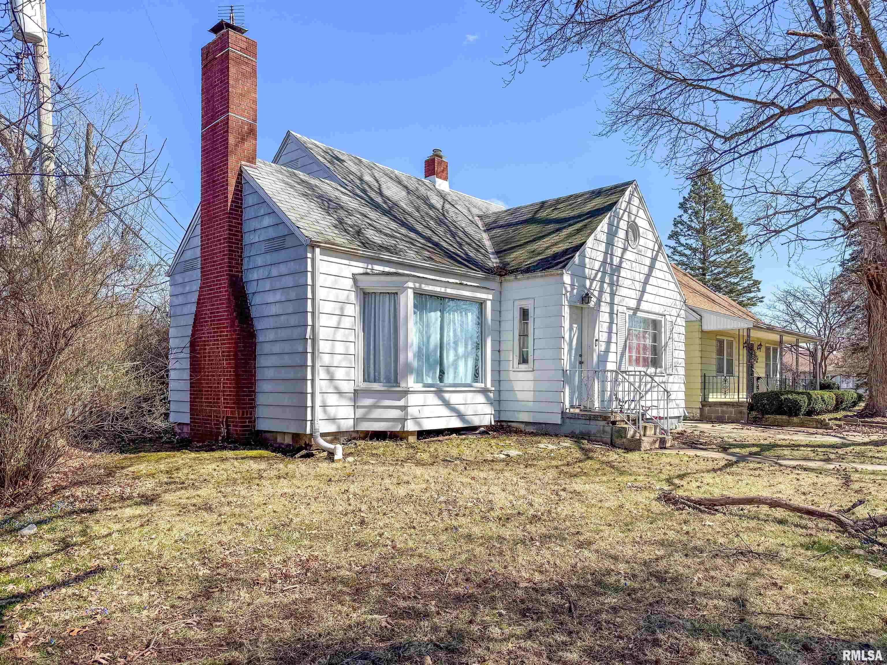 808 N Avon Curve, West Peoria, Illinois image 2