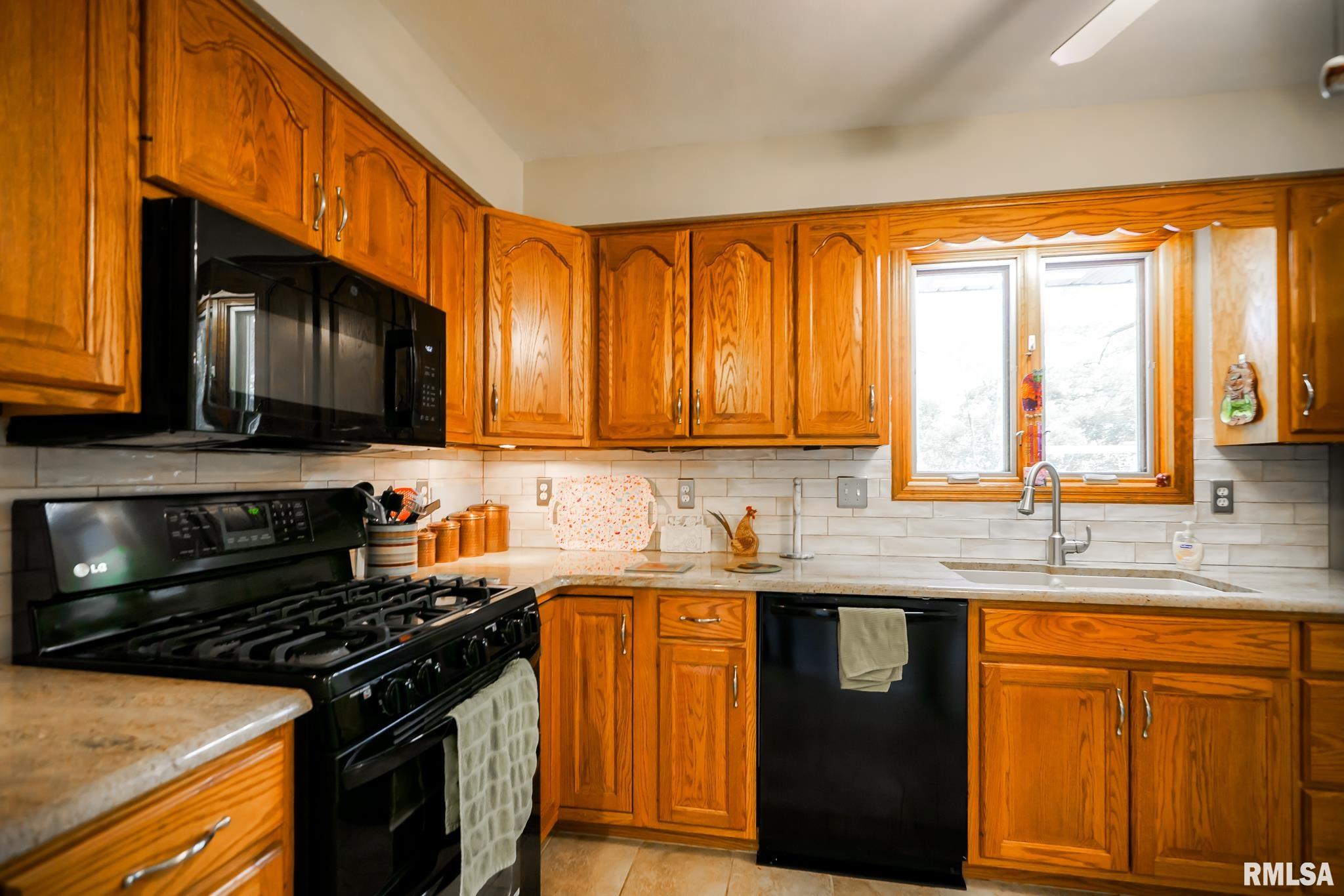 7214 Whippoorwill Drive, Peoria, Illinois image 48