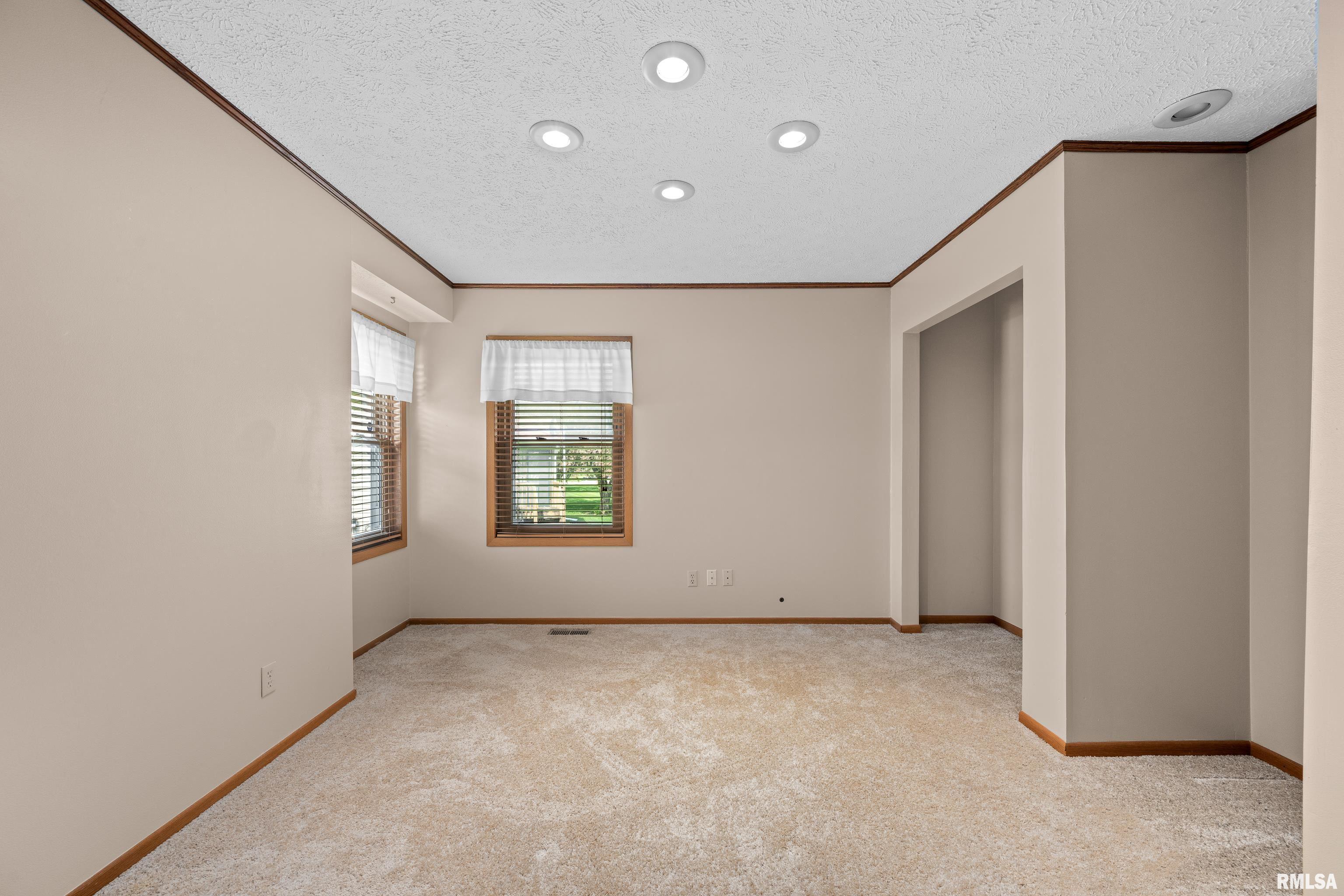 4208 Grove Court, Davenport, Iowa image 6