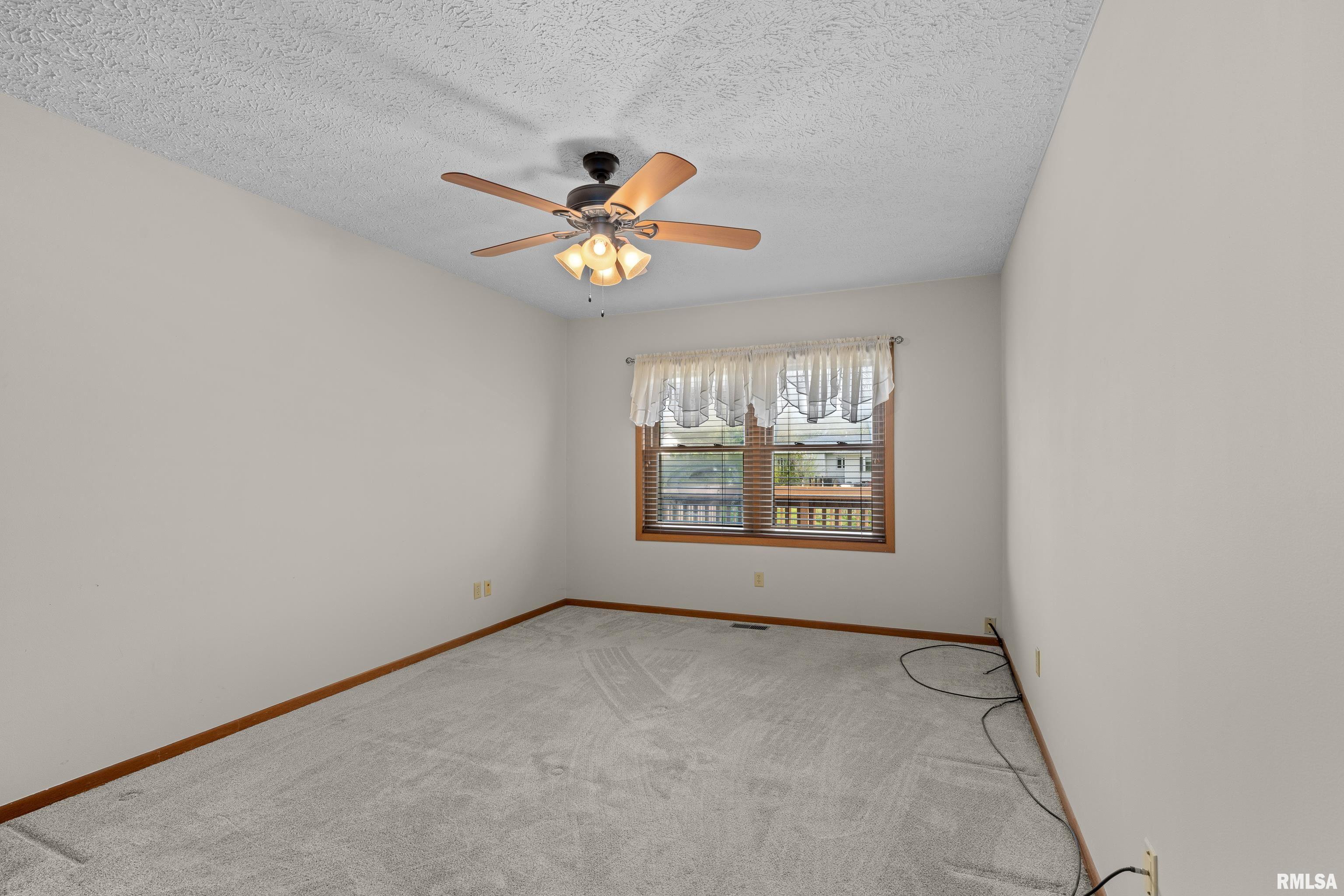 4208 Grove Court, Davenport, Iowa image 18