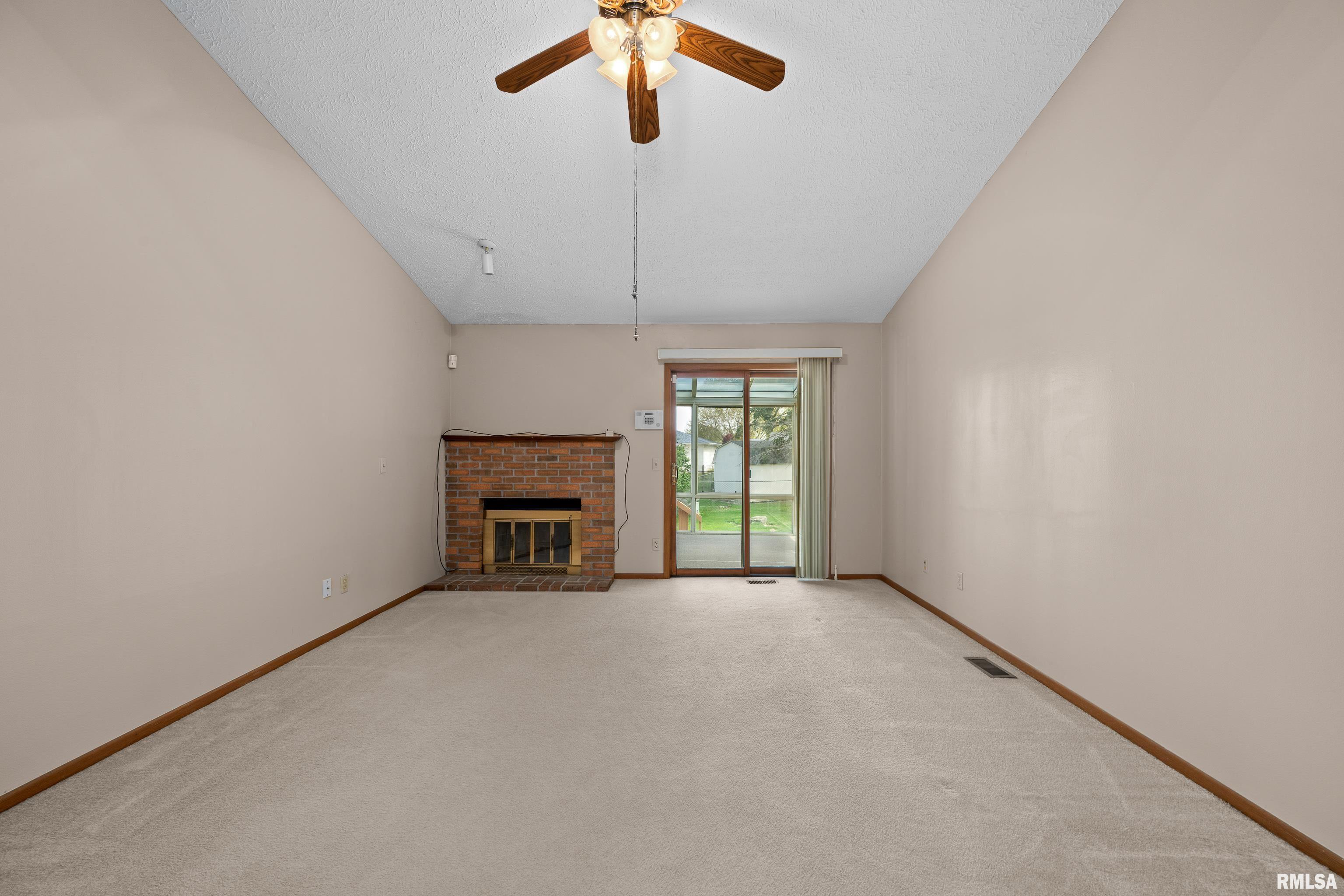 4208 Grove Court, Davenport, Iowa image 12