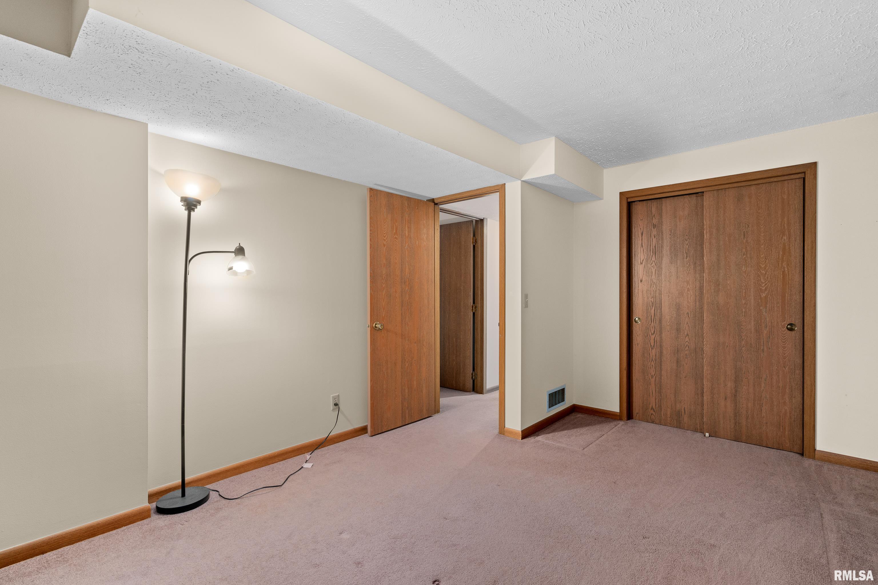 4208 Grove Court, Davenport, Iowa image 21