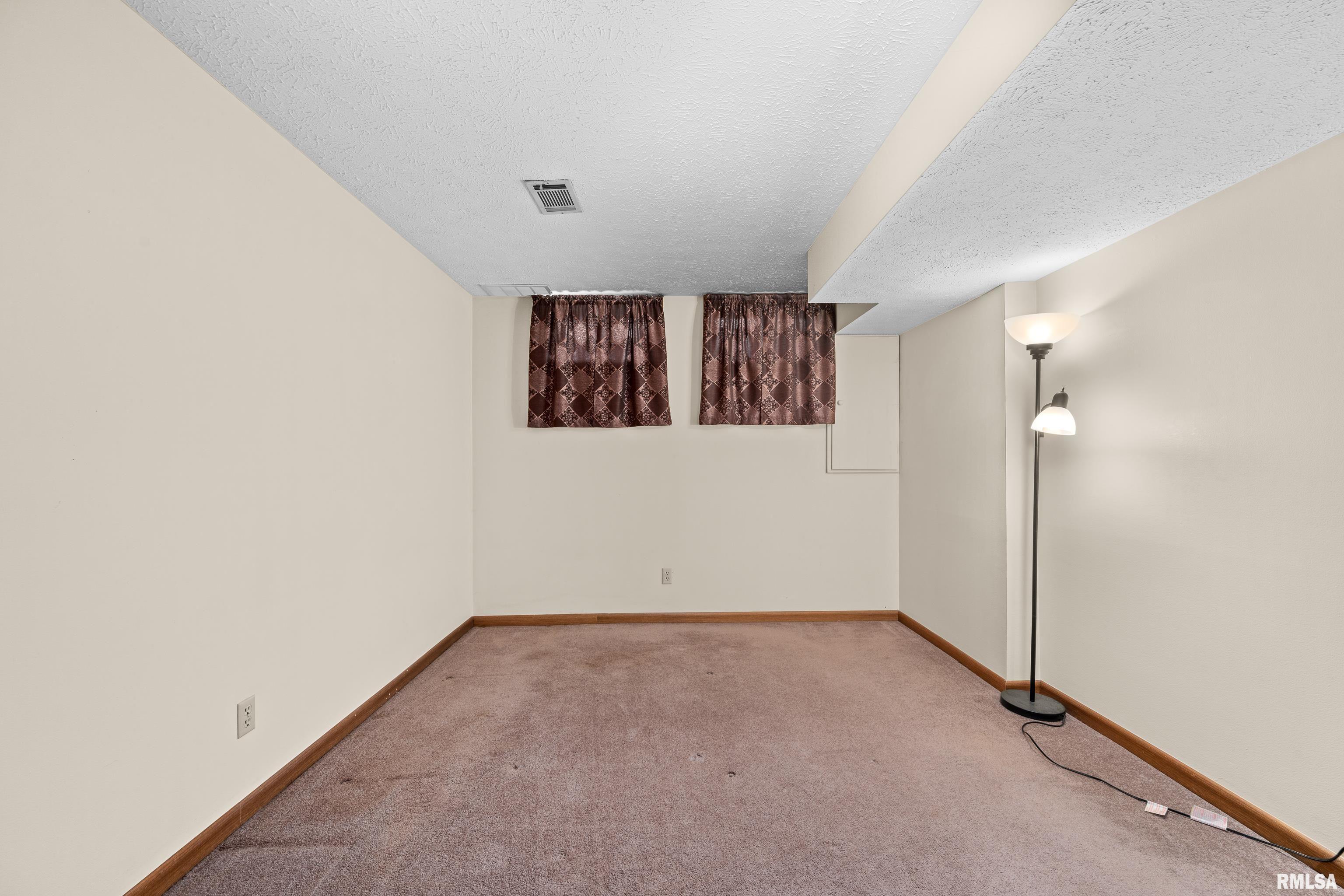 4208 Grove Court, Davenport, Iowa image 26
