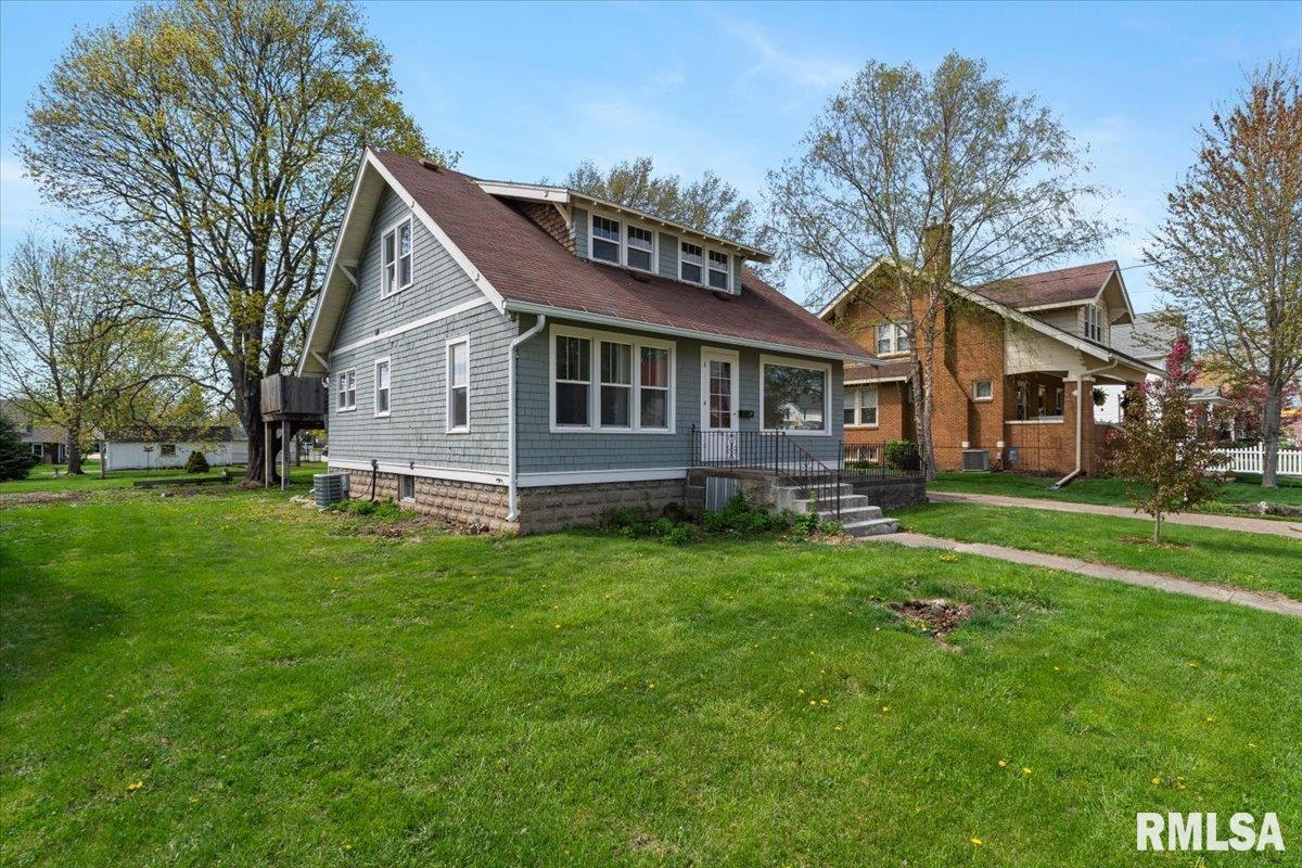 523 S Oakwood Avenue, Geneseo, Illinois image 2