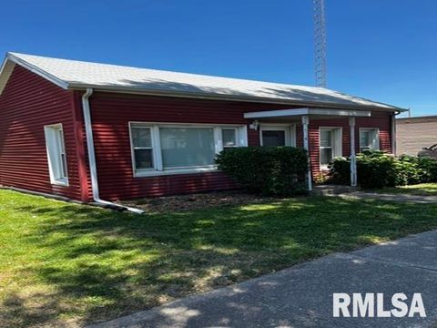 Homes For Sale - 215 E Sangamon Street<br/> Petersburg, IL 62675