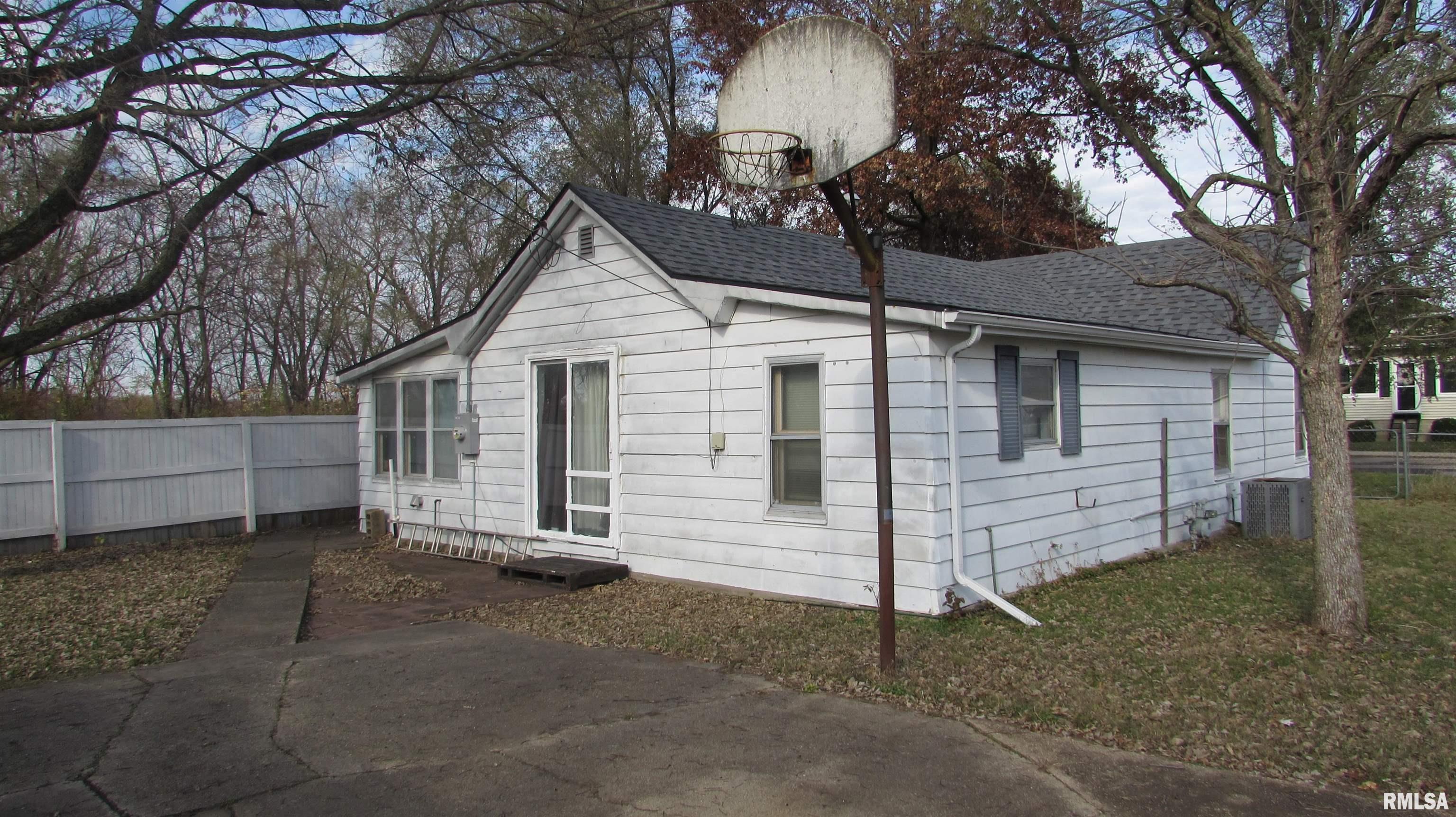 106 Matilda Street, Pekin, Illinois image 3