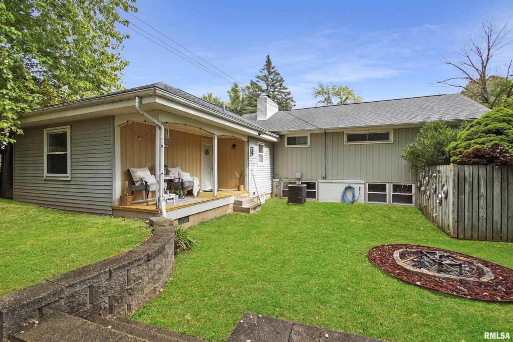 Photo of 117 GREENLAWN Court, East Peoria, IL 61611 (MLS # PA1261704)