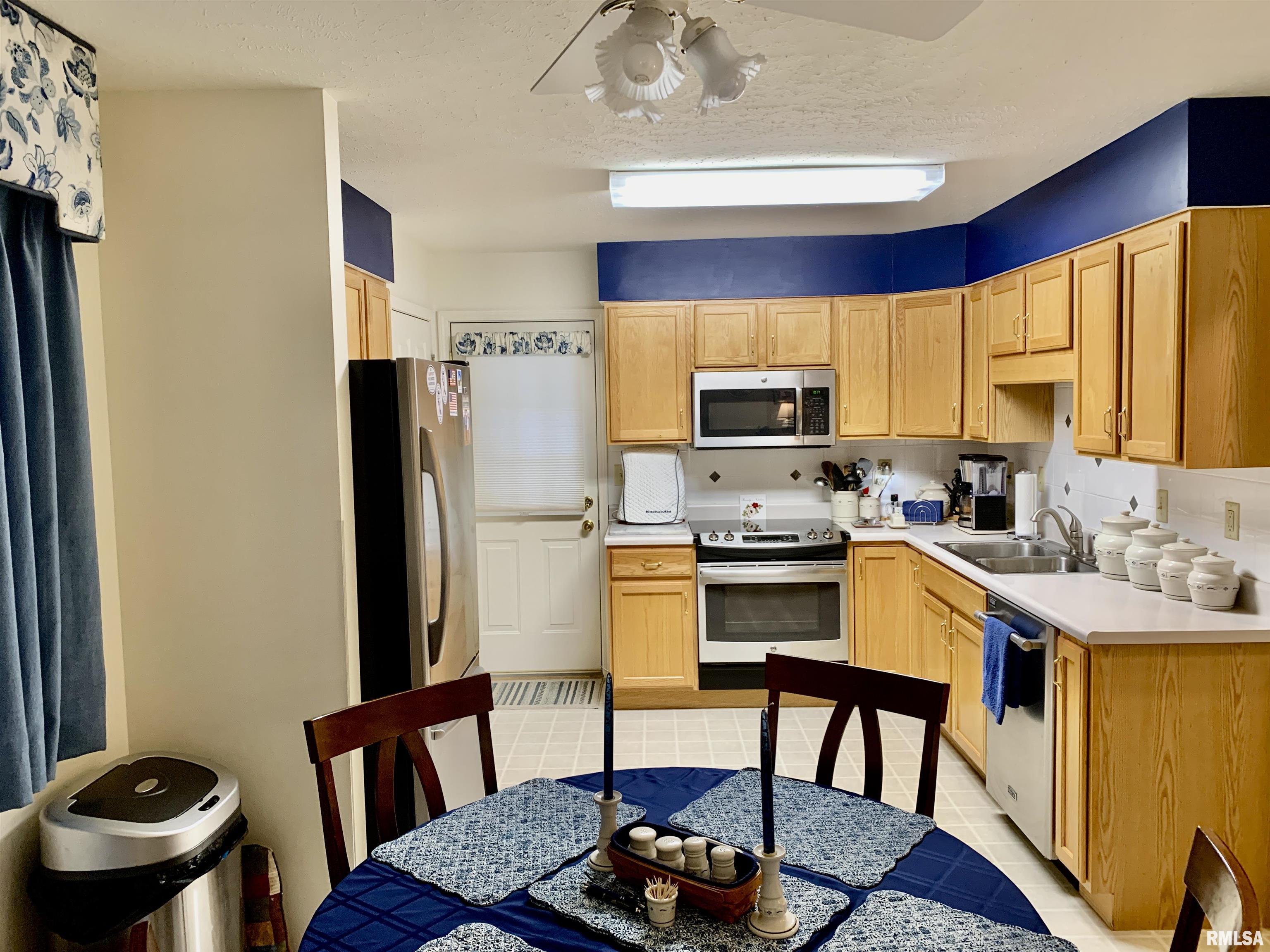 13A Shenandoah Street, Jacksonville, Illinois image 20
