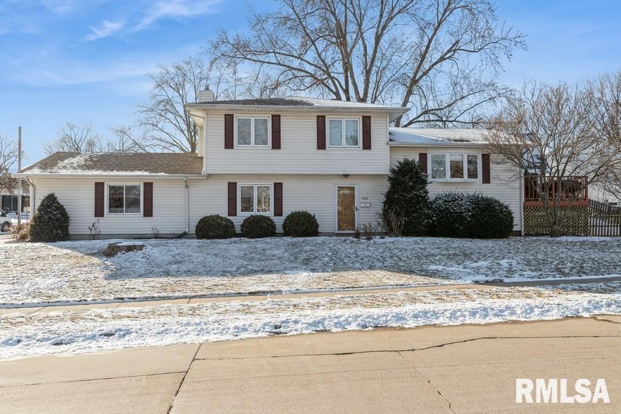 4082 Brunswick Drive, Bettendorf, Iowa image 1