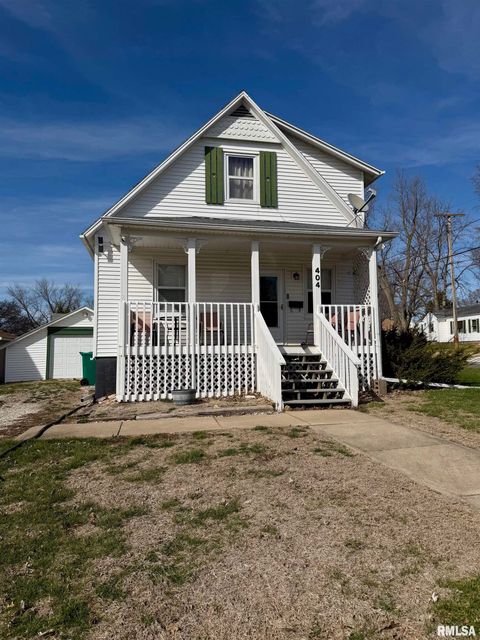 Homes For Sale - 404 W Fisk Street<br/> Macomb, IL 61455