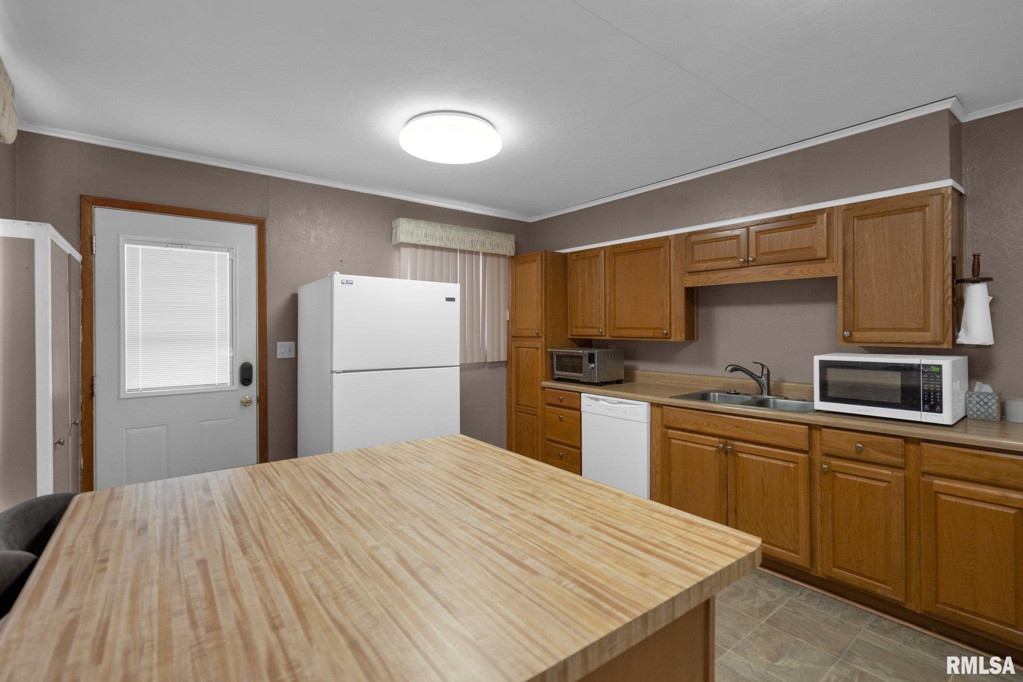 2910 Central Avenue, Bettendorf, Iowa image 9