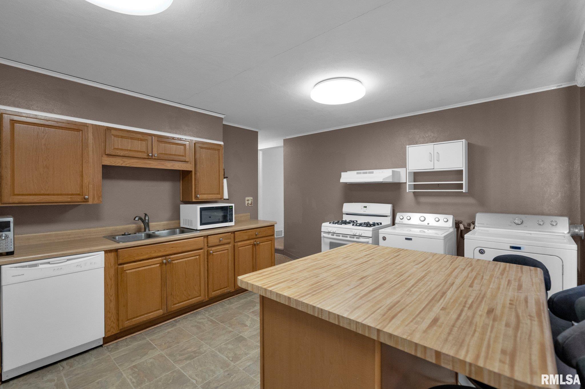 2910 Central Avenue, Bettendorf, Iowa image 8