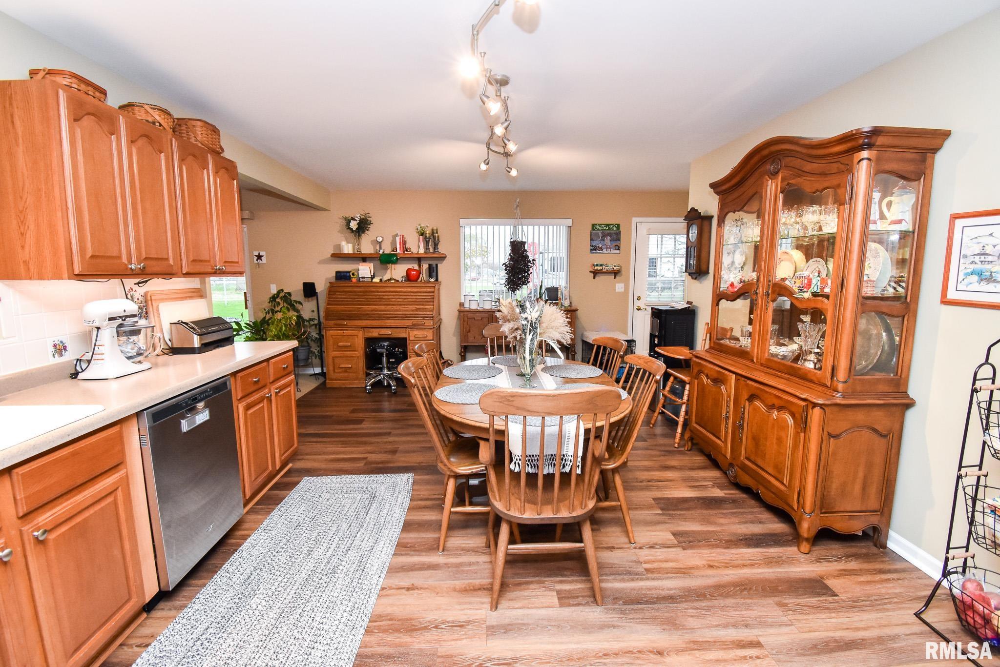 104 Esser Street, Washington, Illinois image 12