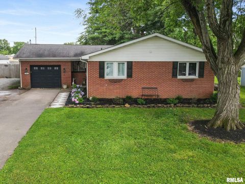 Homes For Sale - 809 Dogwood Lane<br/> Williamson County, Marion, IL 62959