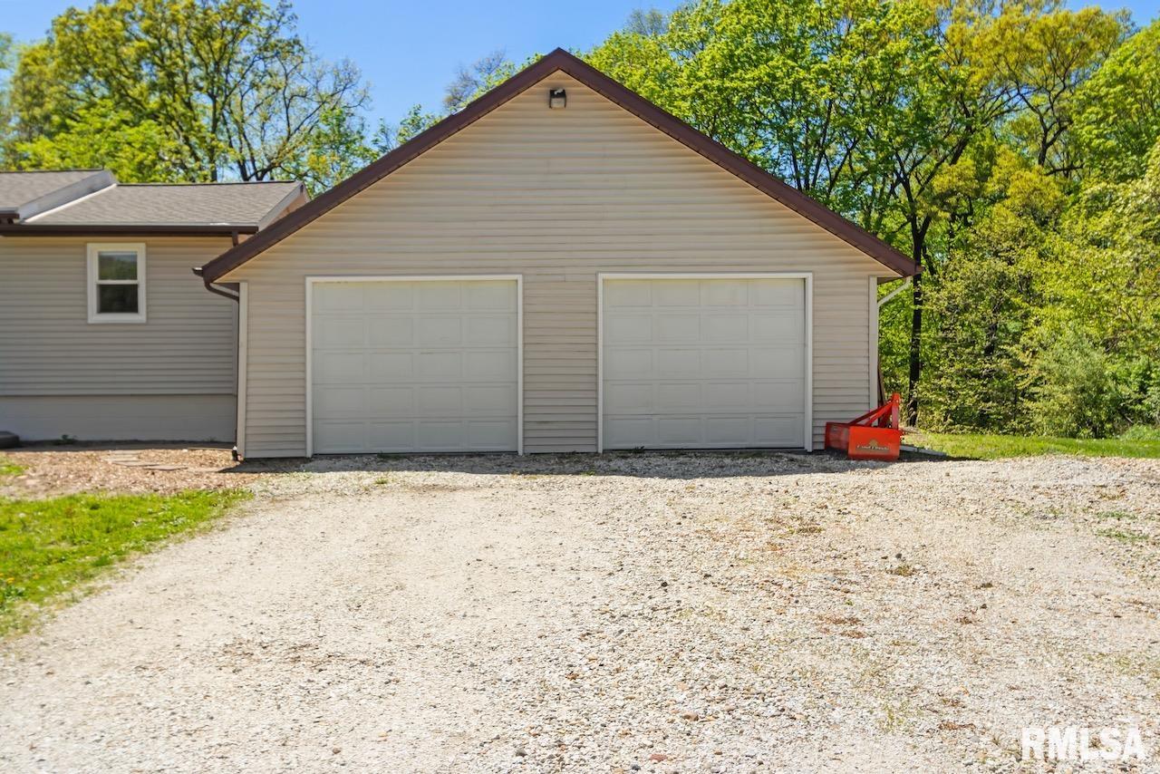 1299 N Woodland Lane, Metamora, Illinois image 4