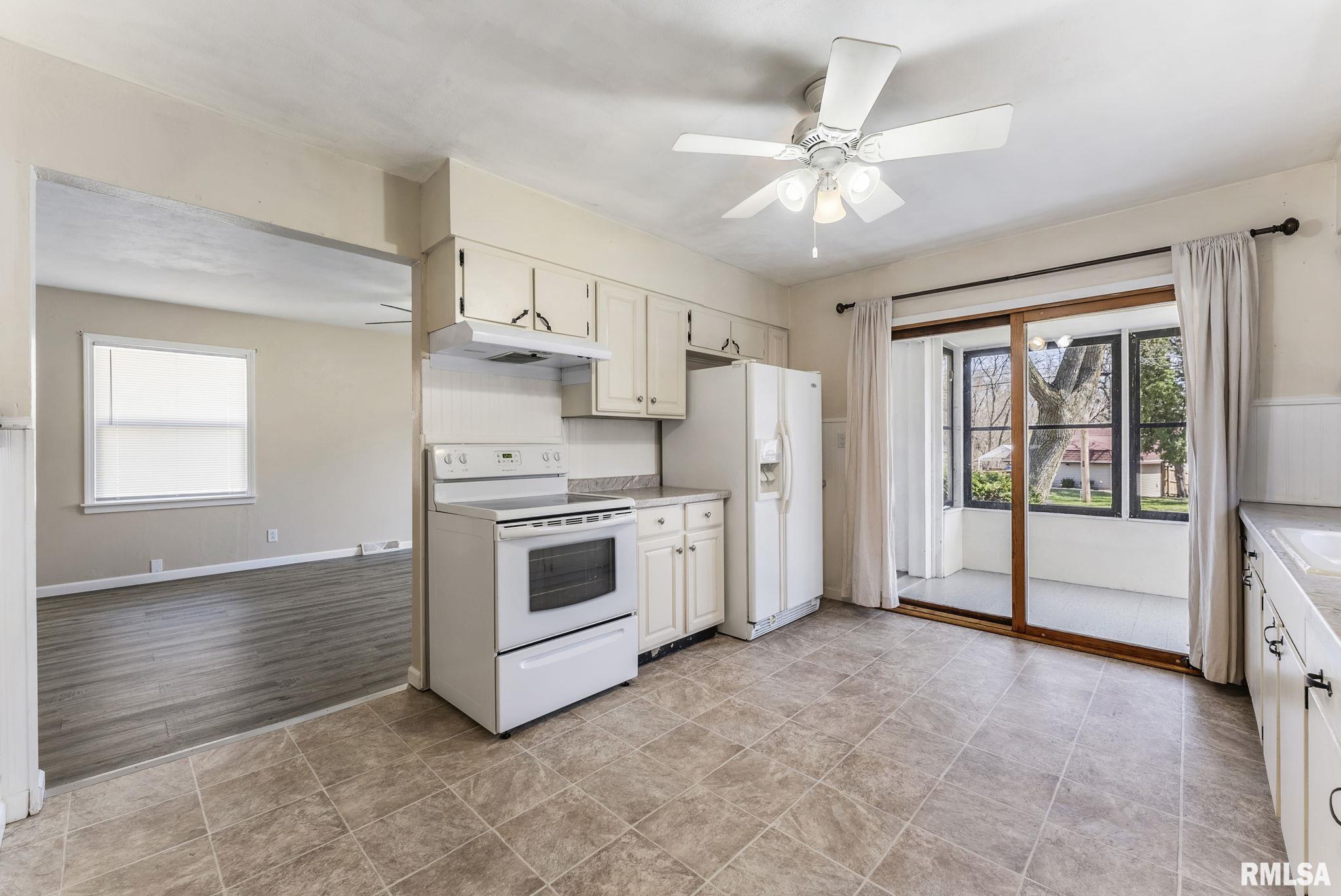3019 4th Street A, East Moline, Illinois image 10
