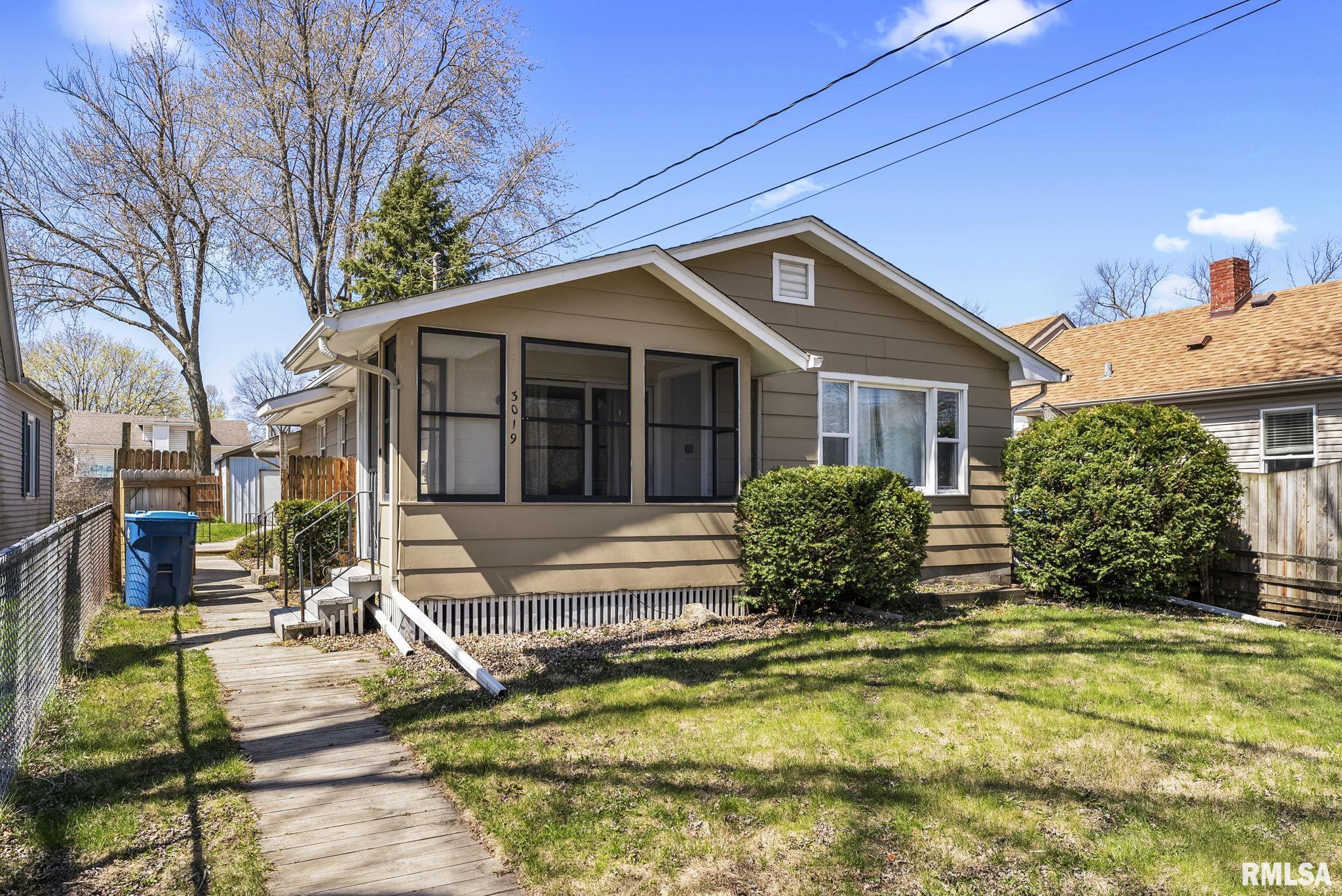 3019 4th Street A, East Moline, Illinois image 1