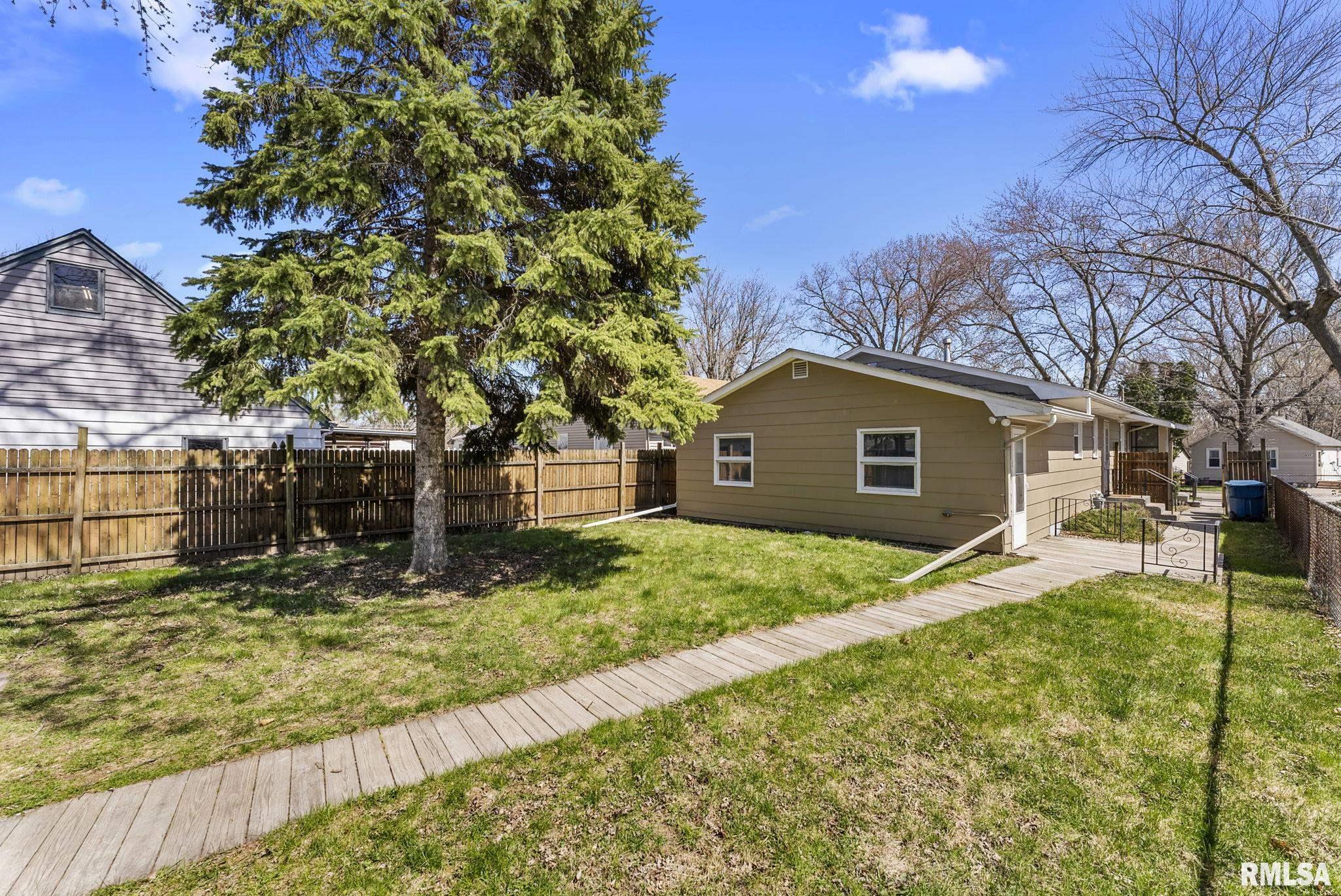3019 4th Street A, East Moline, Illinois image 5
