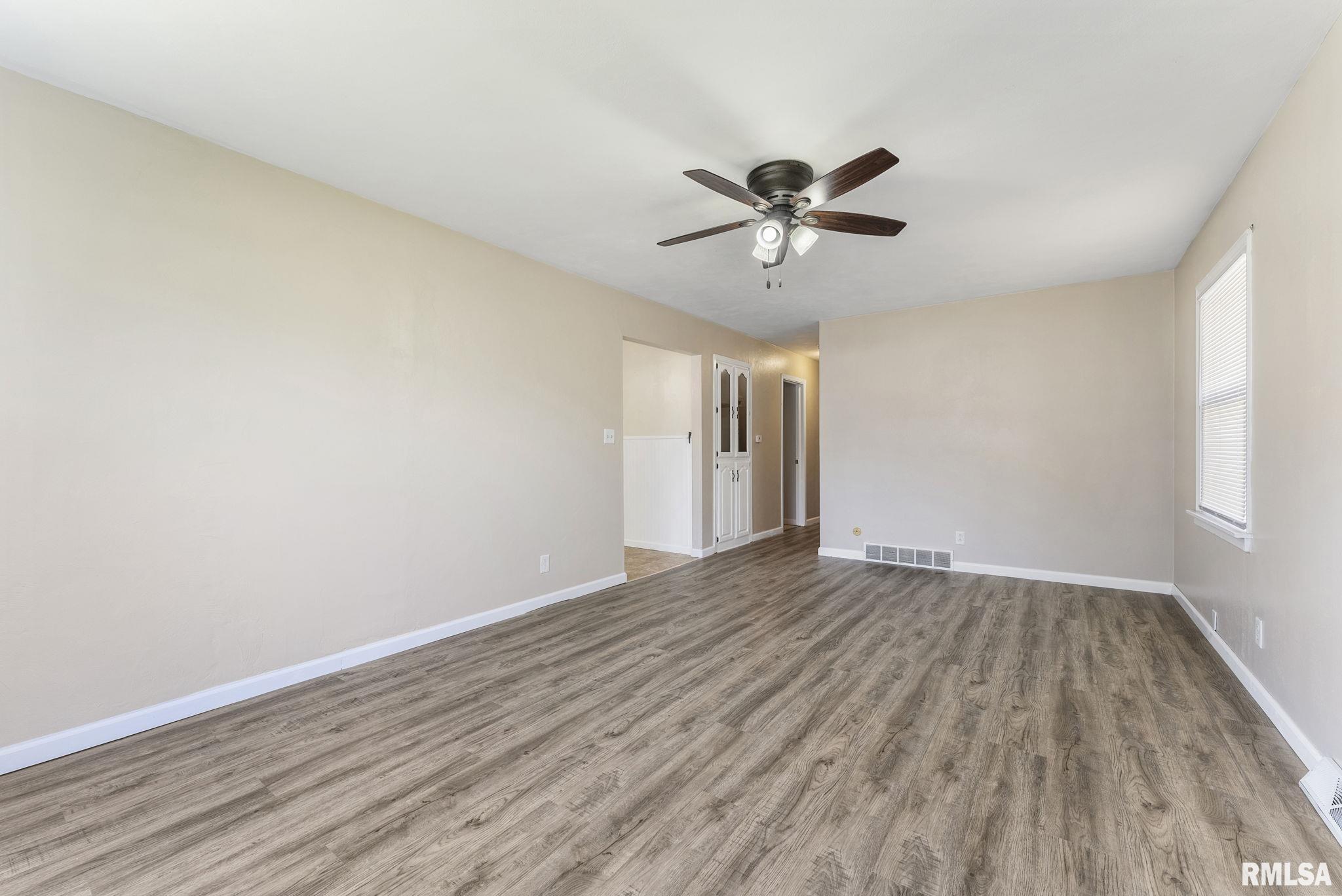 3019 4th Street A, East Moline, Illinois image 8