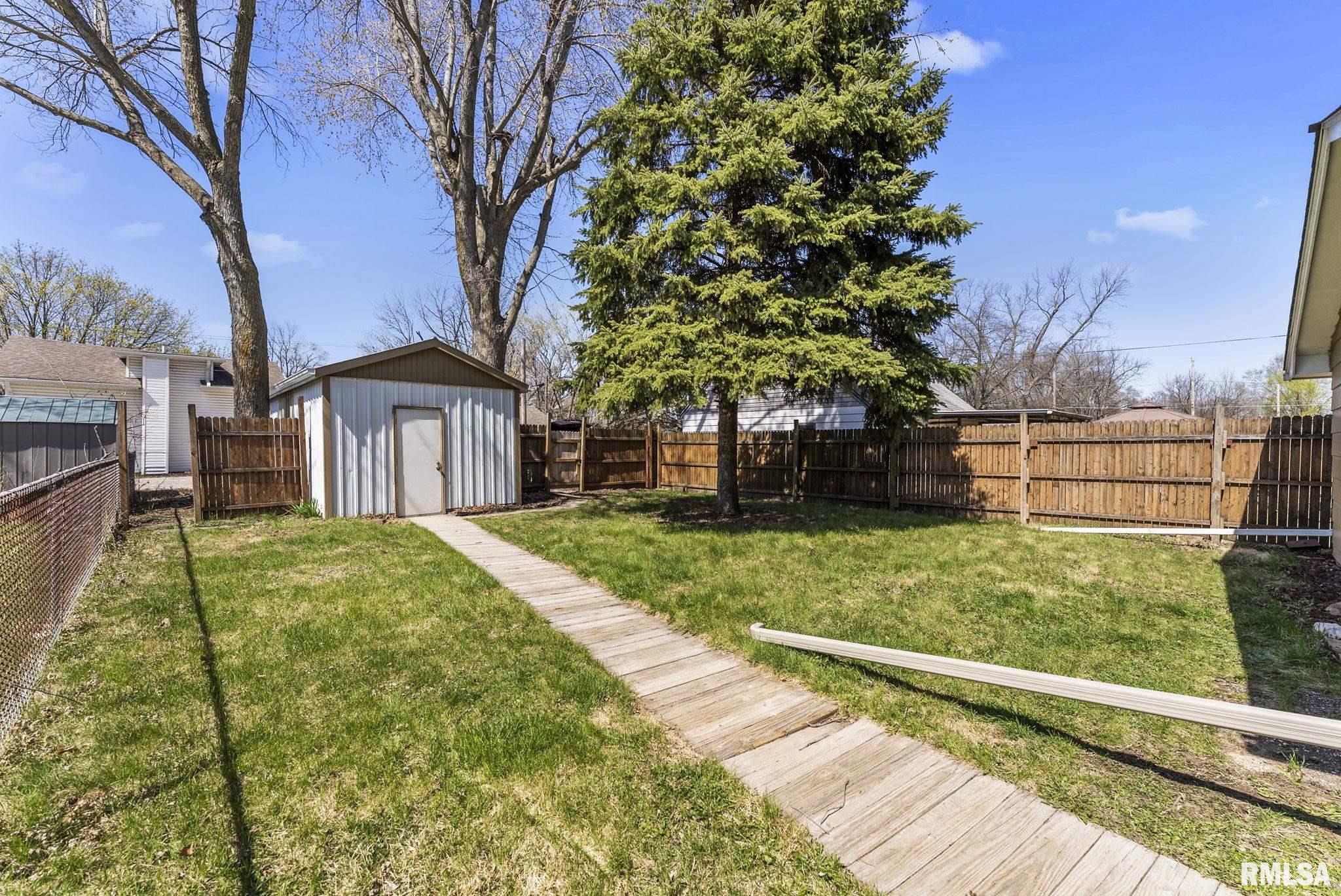 3019 4th Street A, East Moline, Illinois image 4